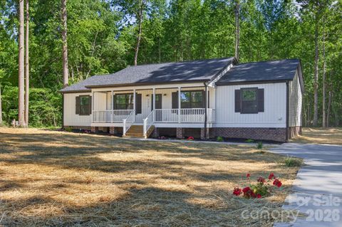 Photo of 7312 Davis Country Road, Randleman, NC 27317 (MLS # 4381948)