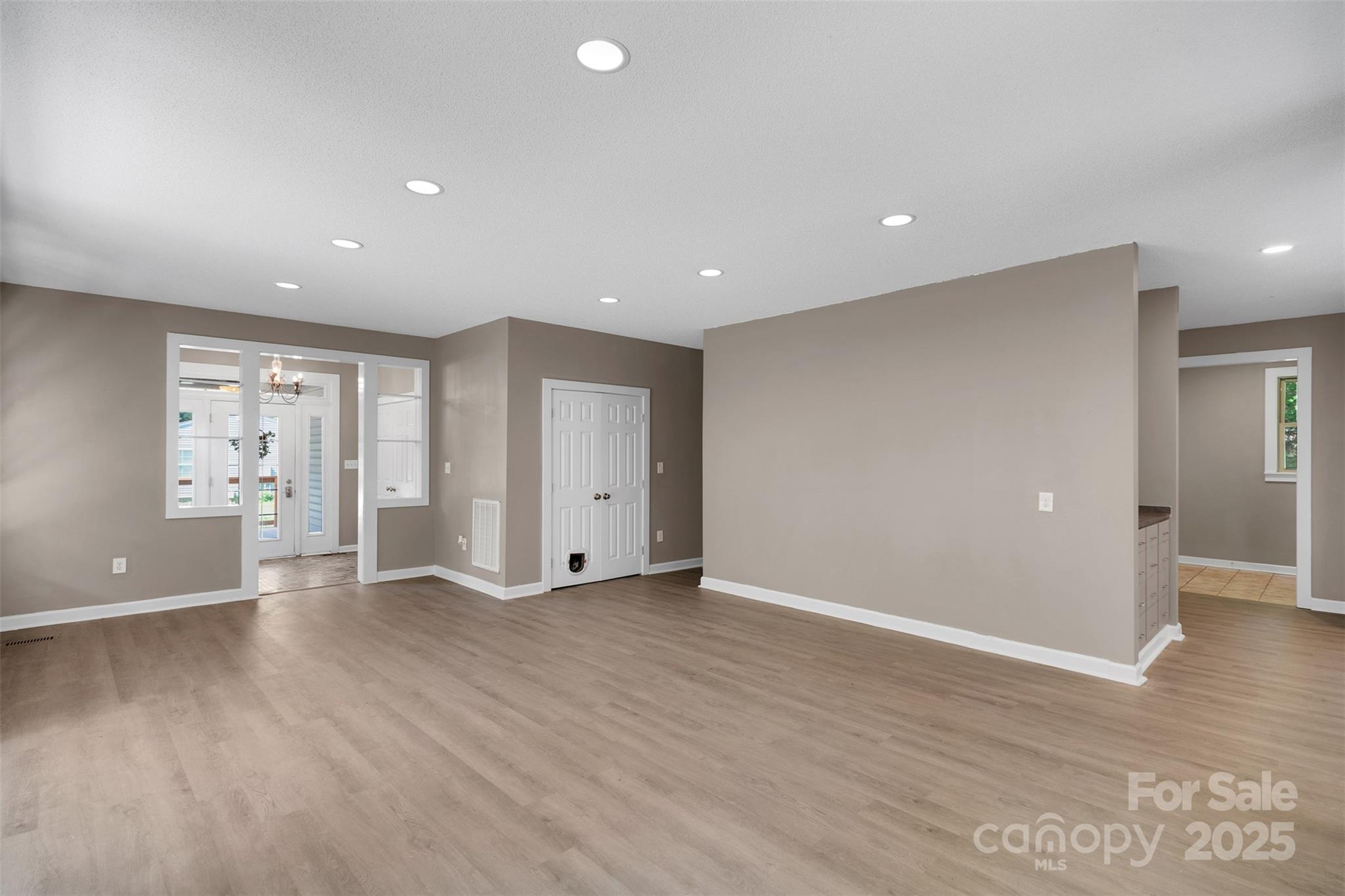 3333 Roberta Road