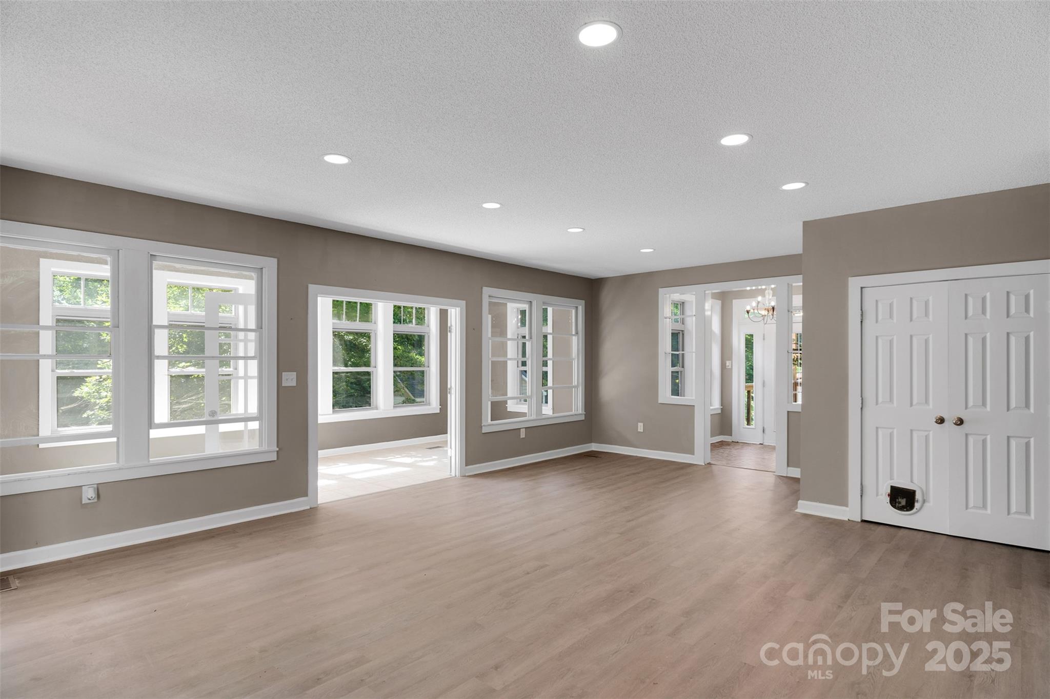 3333 Roberta Road