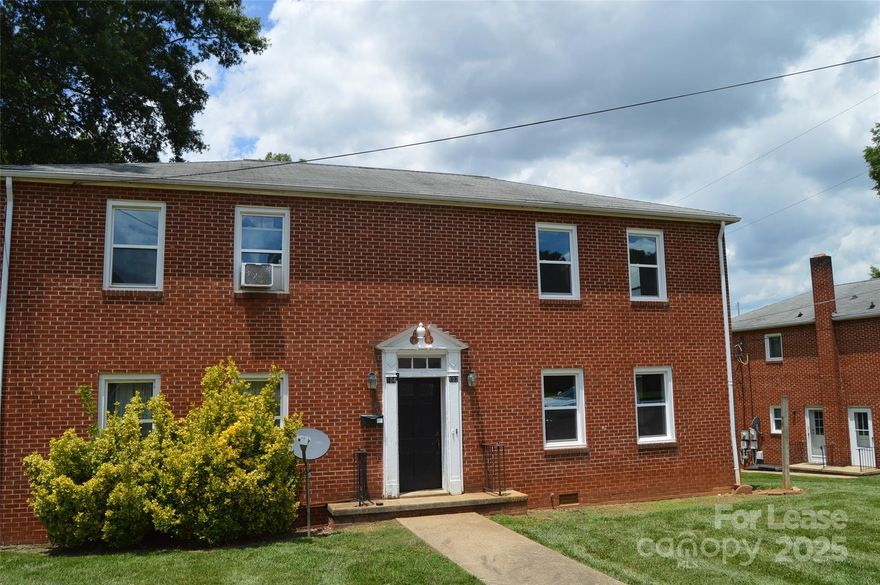 Two bedroom one bathroom apartment in downtown Statesville. Refinished hard wood floors, updated windows and practical floor plan. All tenants must apply. Please call listing agent for more information