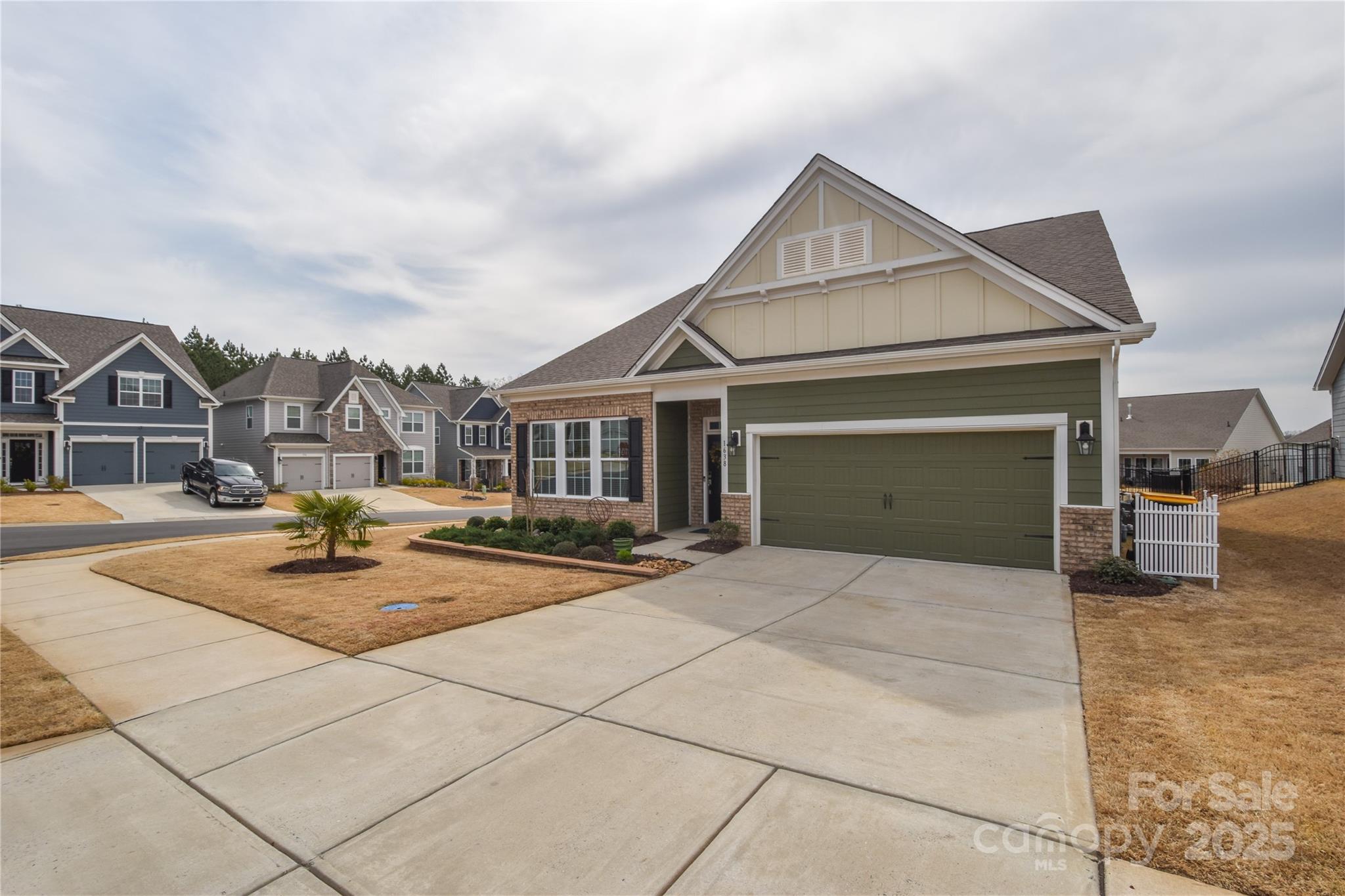 1638 Sweetmoss Loop