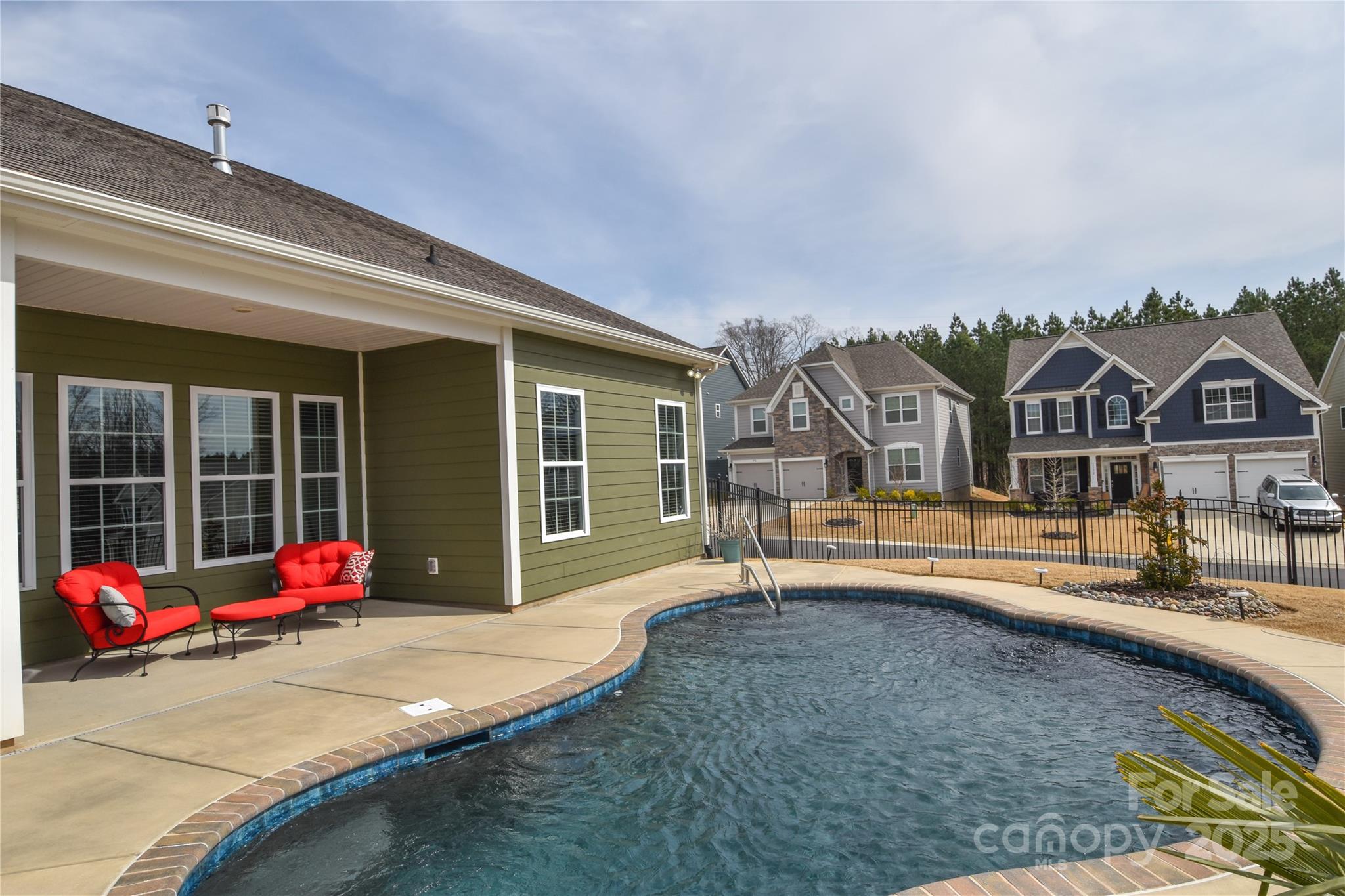 1638 Sweetmoss Loop