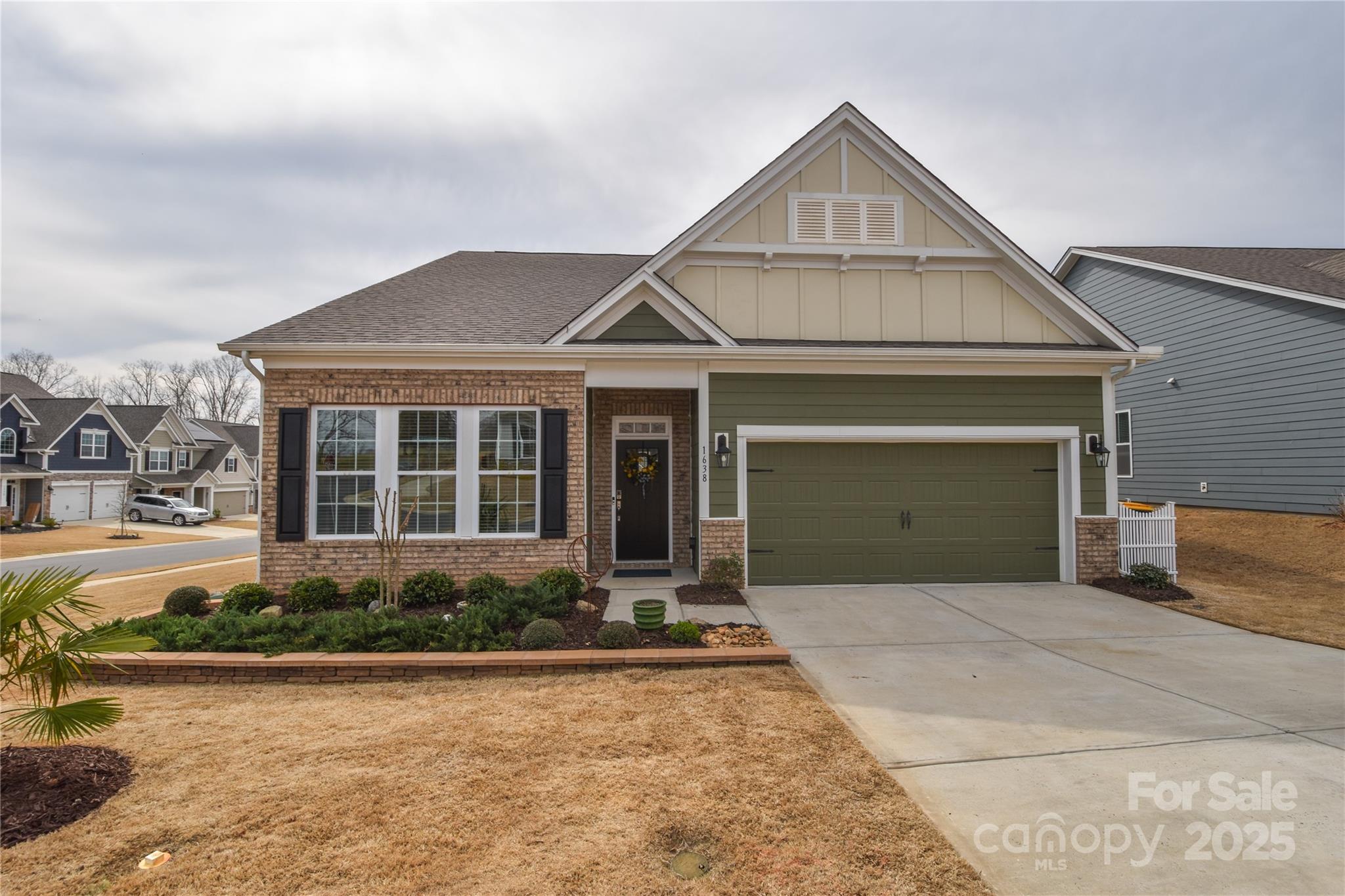 1638 Sweetmoss Loop