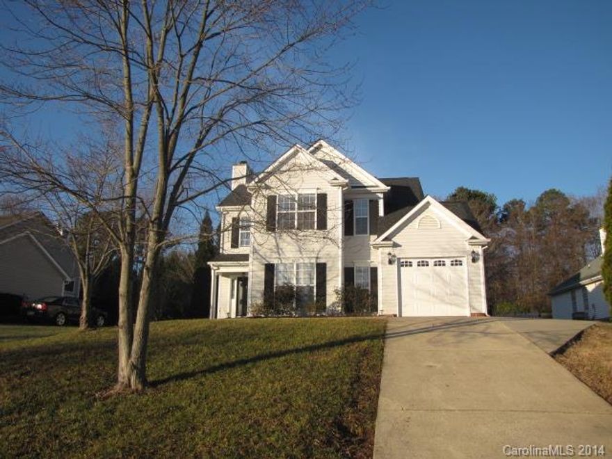 January pro-rated rent and February rent are FREE w/move-in by 1/30/15 and a 15-24 month lease! Minutes to Mountain Island Lake! Features include hardwoods, crown and chair rail moldings, a living room w/a wood-burning fireplace, a formal dining room, and a laundry room w/cabinetry. A door off of the breakfast area accesses the large fenced yard w/extensive decking. The master suite boasts vaulted ceilings, a walk-in closet, and a bath w/dual sinks, a tub and a shower.