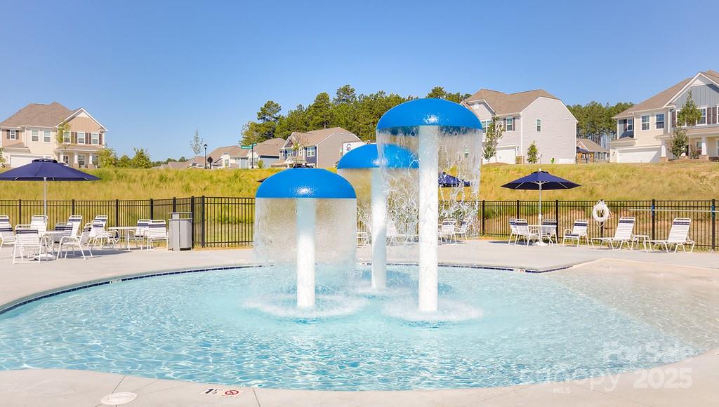 FALLS COVE AT LAKE NORMAN - Residential