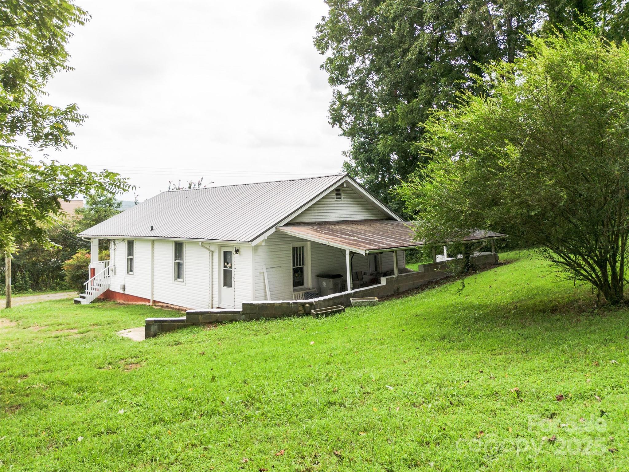 2326 Morganton Boulevard SW