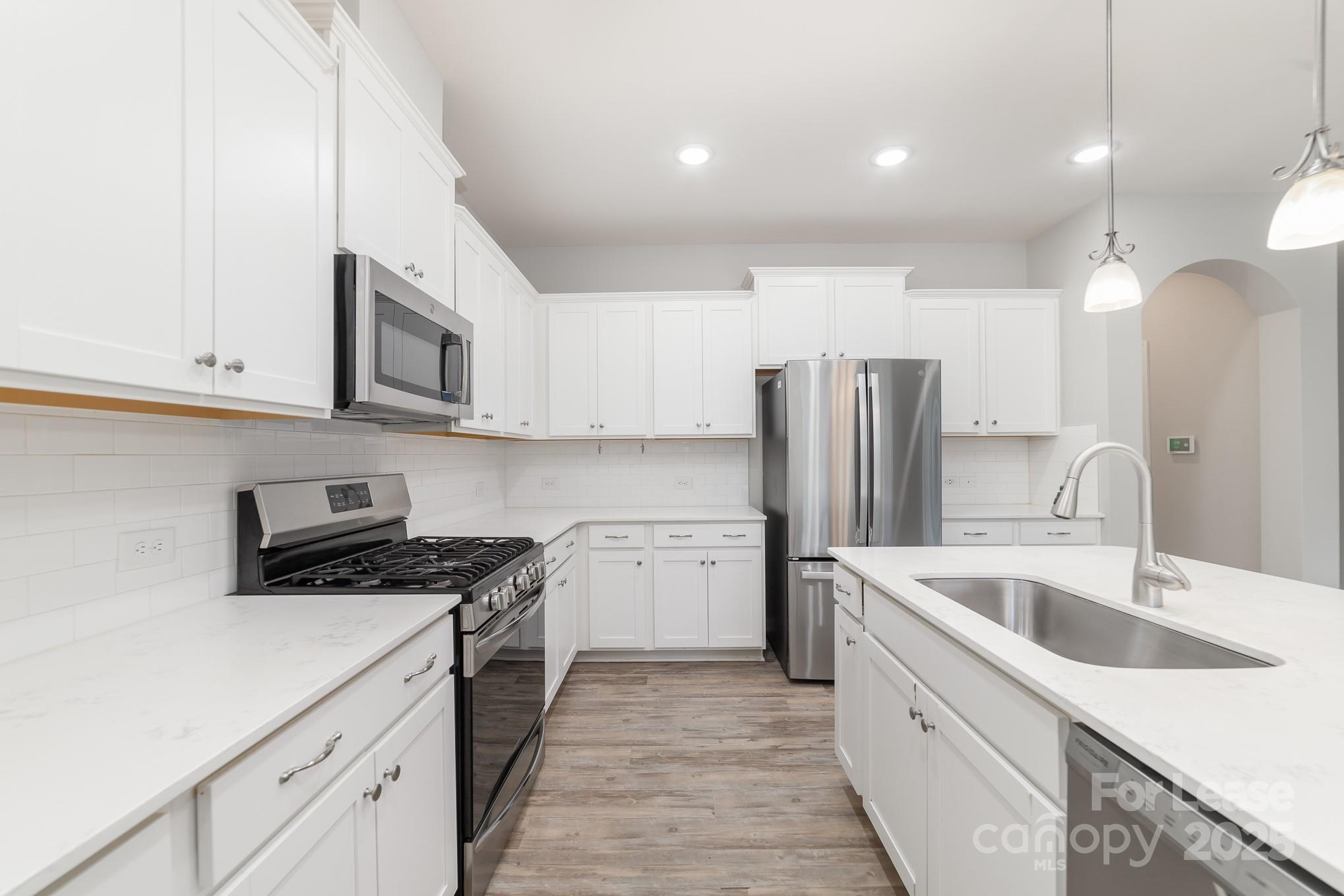 Oakland Pointe - Residential Lease