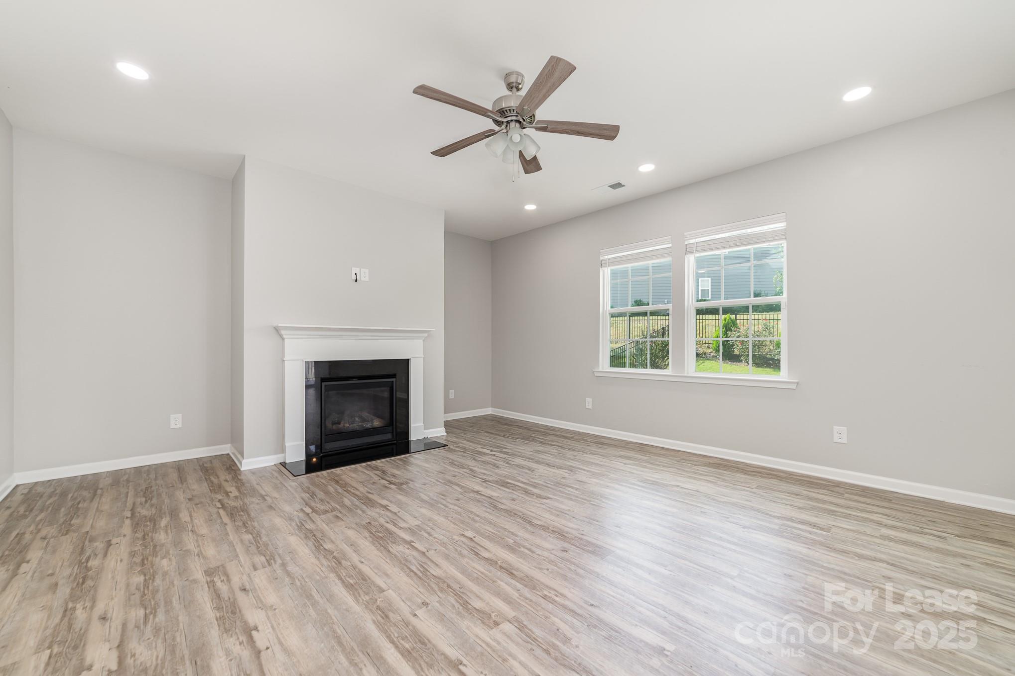 Oakland Pointe - Residential Lease