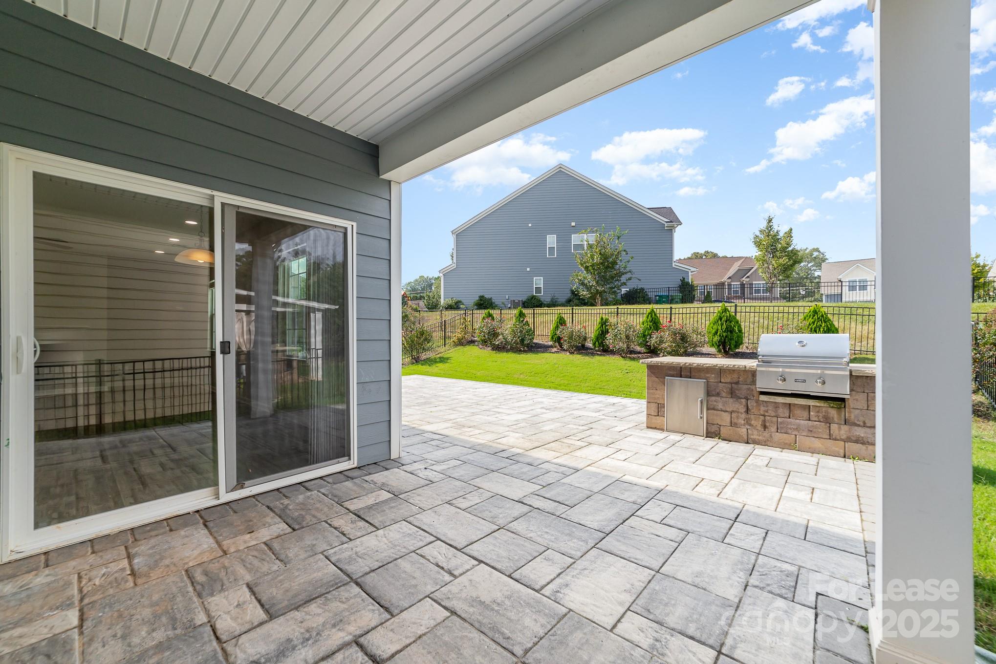 Oakland Pointe - Residential Lease
