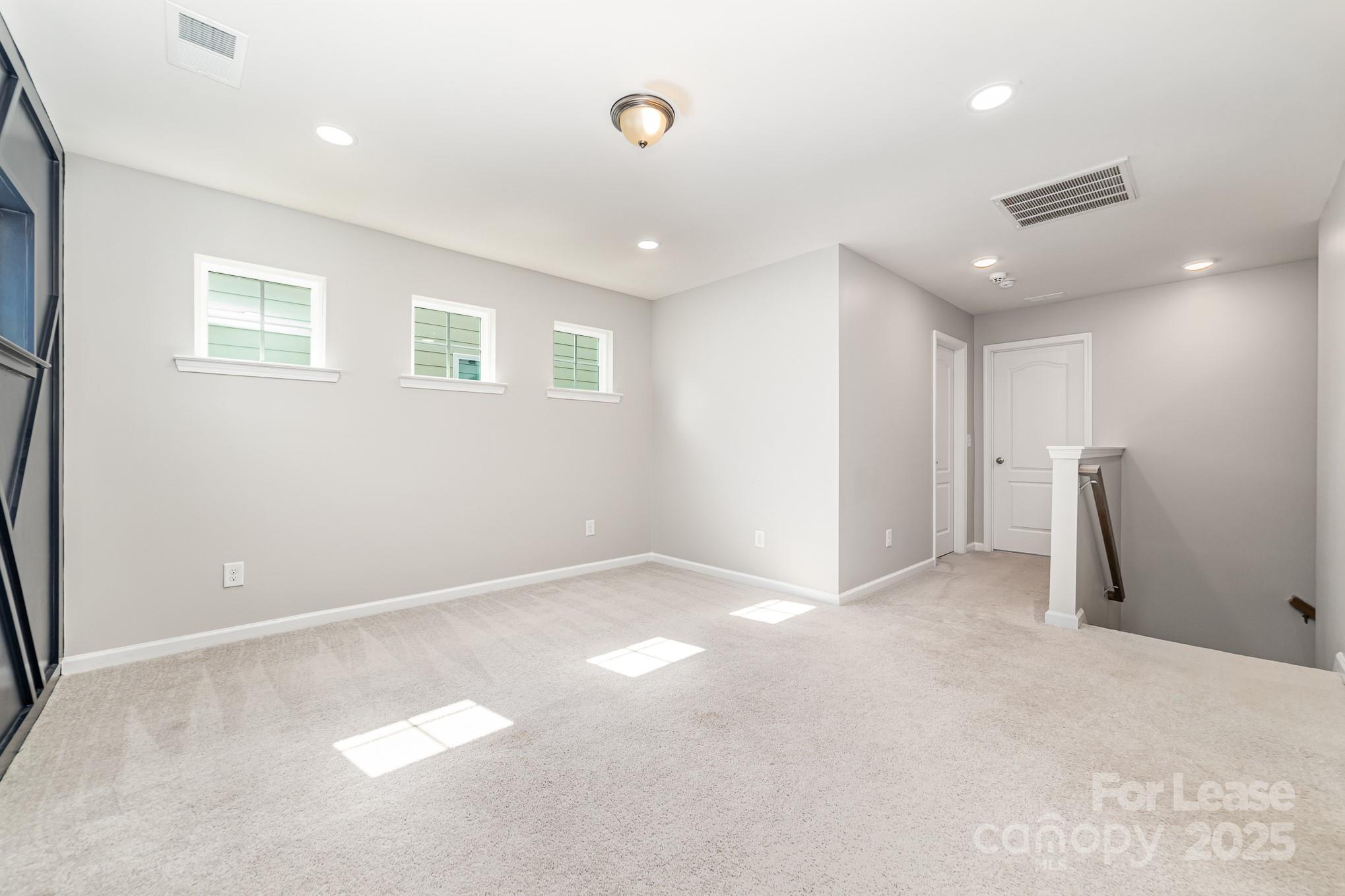 Oakland Pointe - Residential Lease