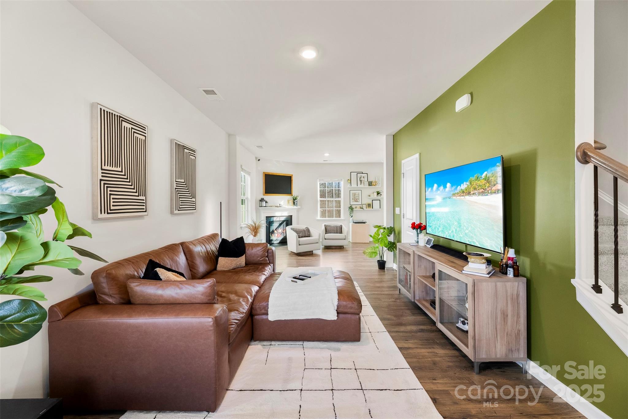 7585 Stonehouse Drive