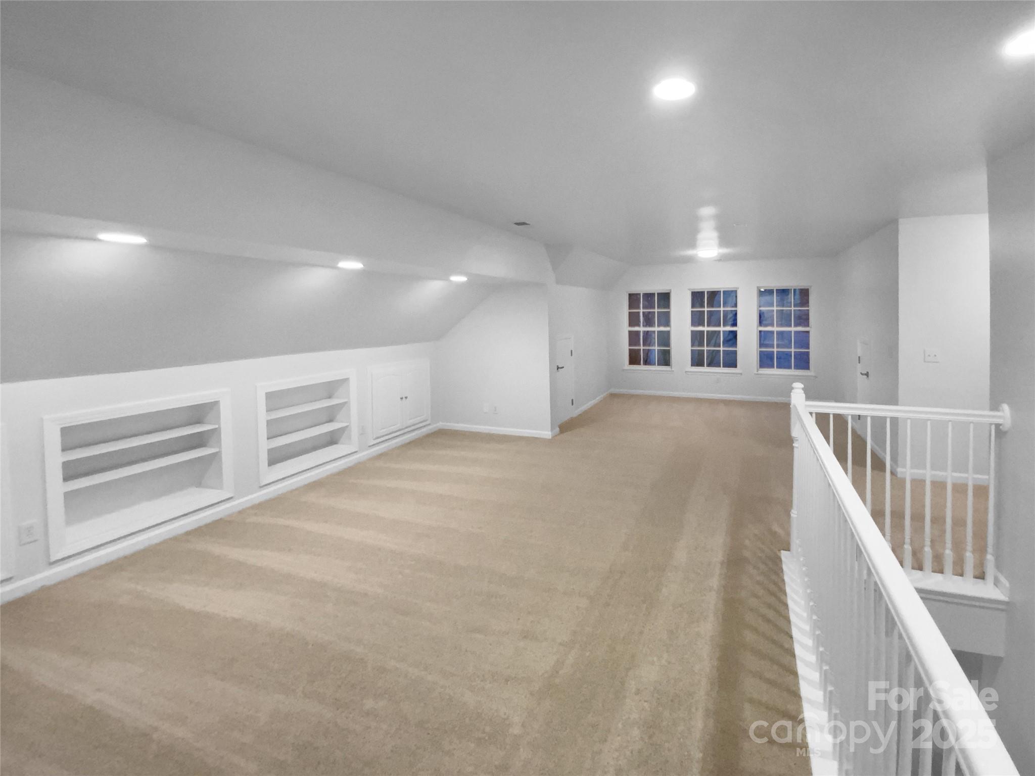 Poplar Woods - Residential