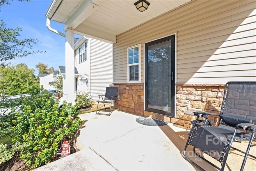 Need Closing Cost Assistance? Stop the car and welcome to the Kingstree neighborhood!  This 4 bed, 2.5 bath home with granite counter tops, stainless steel appliances and breakfast bar in kitchen is priced right for you to come in and make it shine!  Primary bedroom has a vaulted ceiling and walk in closet. The master bath features two vanities, garden tub and separate shower, toilet compartment. Upstairs laundry room with shelves. This community is located 15 mins to Reedy Creek Park and 5 mins to Harrisburg Rd Sports Complex and Charles T Myers Golf Course, also located near schools, restaurants and shopping....close to Uptown and quick access to I-485! Community includes a pool, clubhouse, walking trails and a playground. Don't miss out on this one, this won't last long!