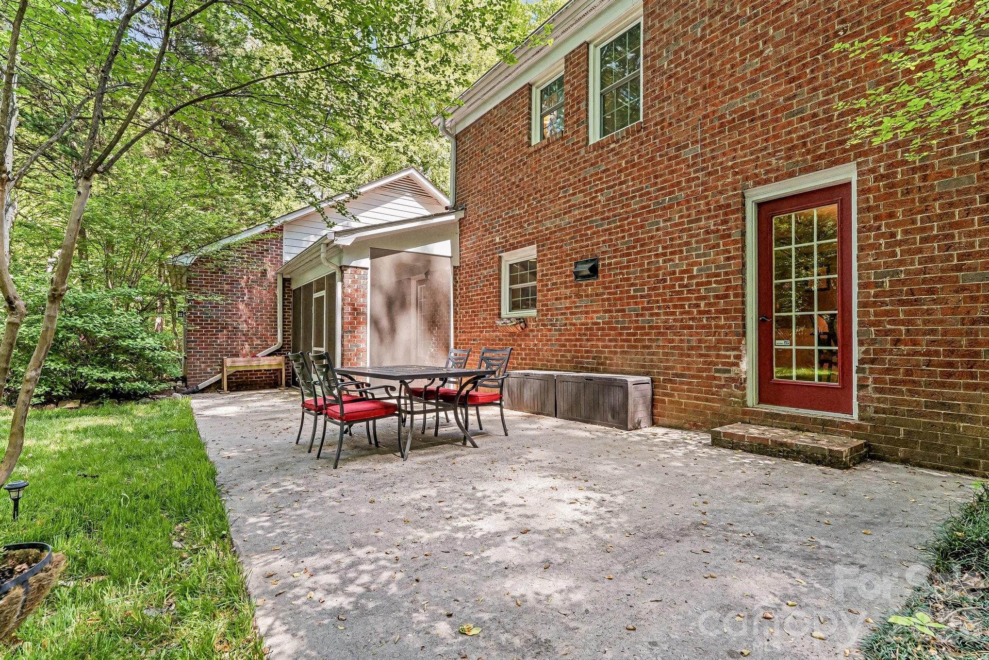 Sardis Forest - Residential