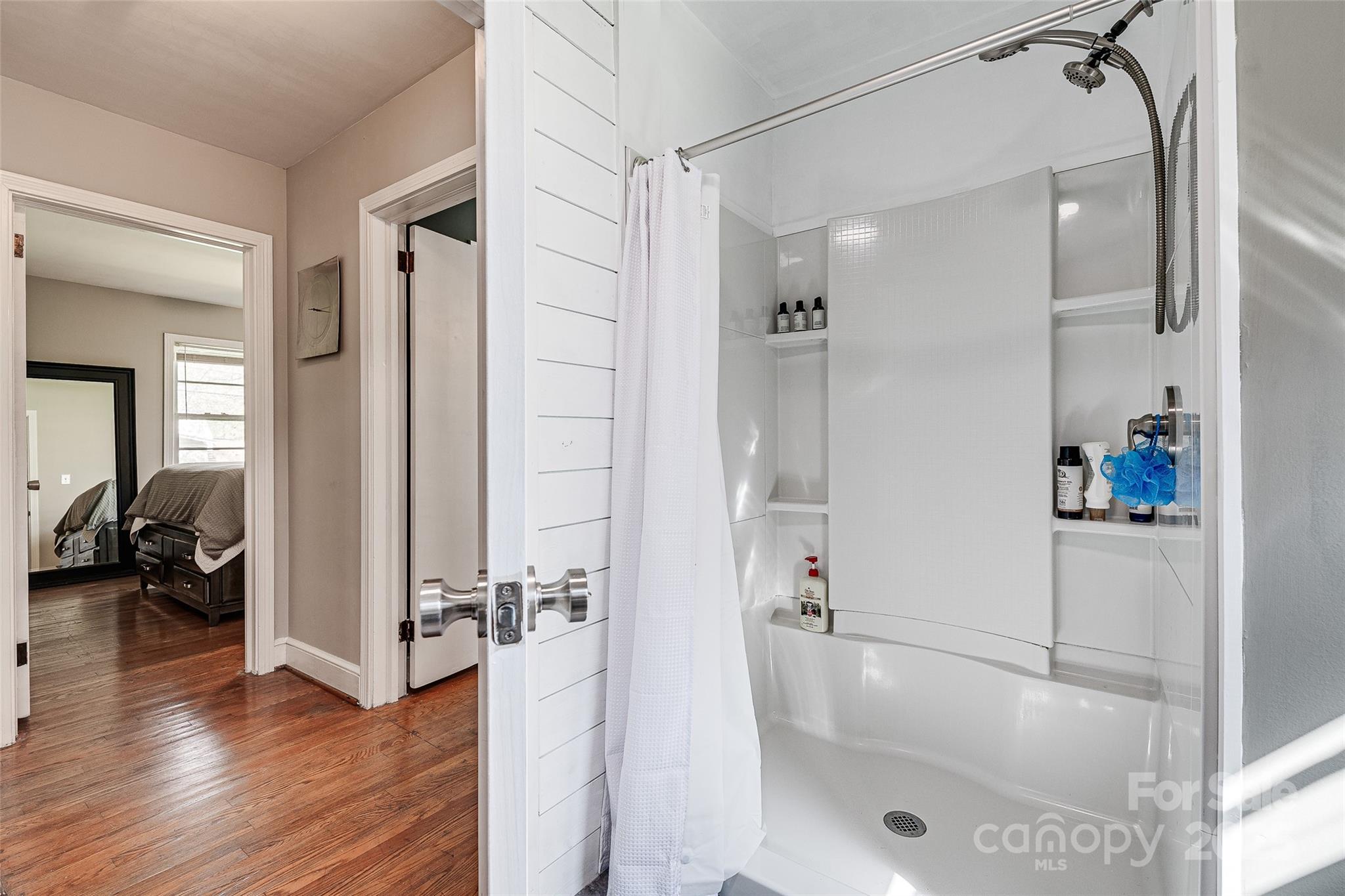 Conover, North Carolina 28613, United States, 3 Bedrooms Bedrooms, ,1 BathroomBathrooms,Residential,Under Contract,105890