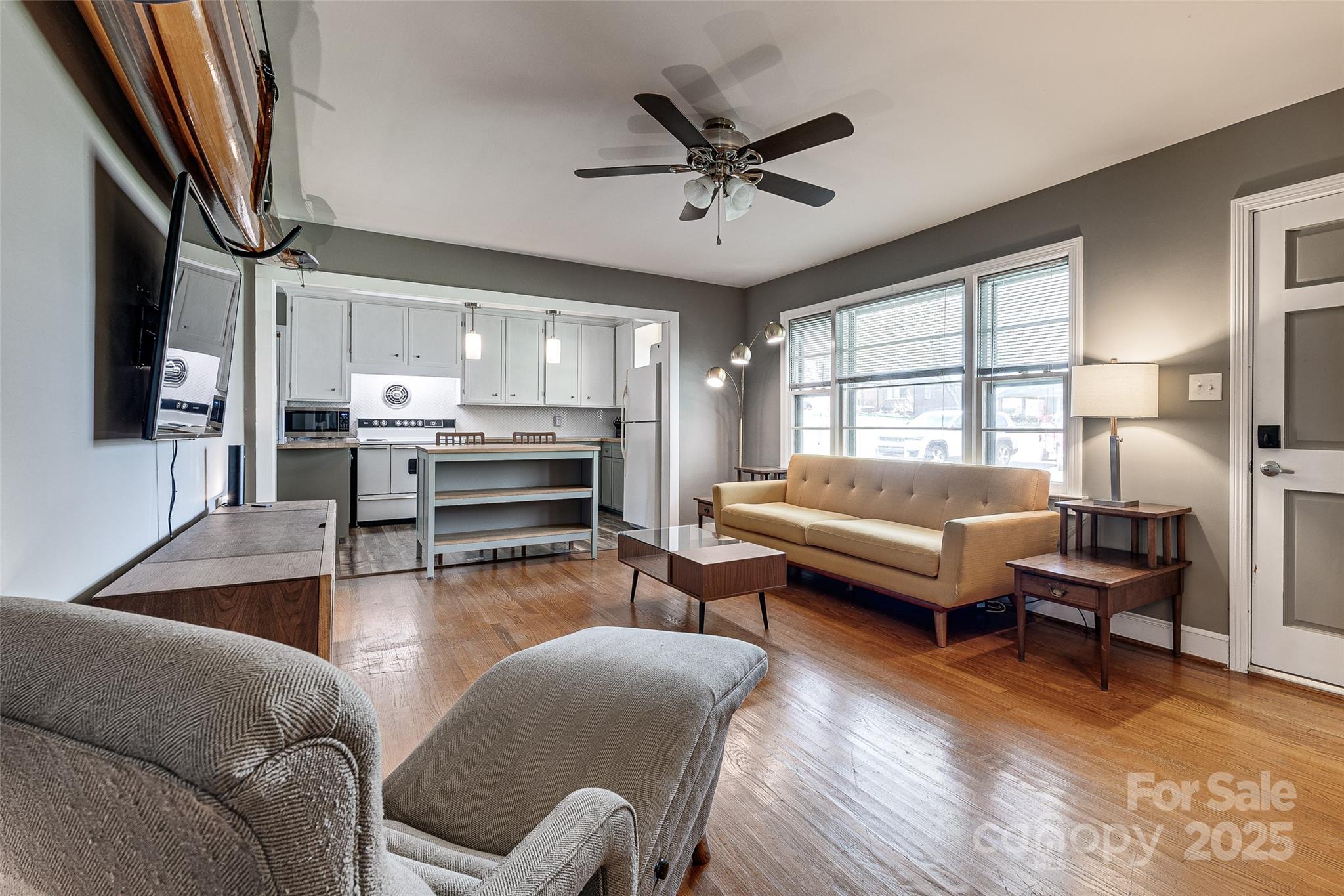 Conover, North Carolina 28613, United States, 3 Bedrooms Bedrooms, ,1 BathroomBathrooms,Residential,Under Contract,105890