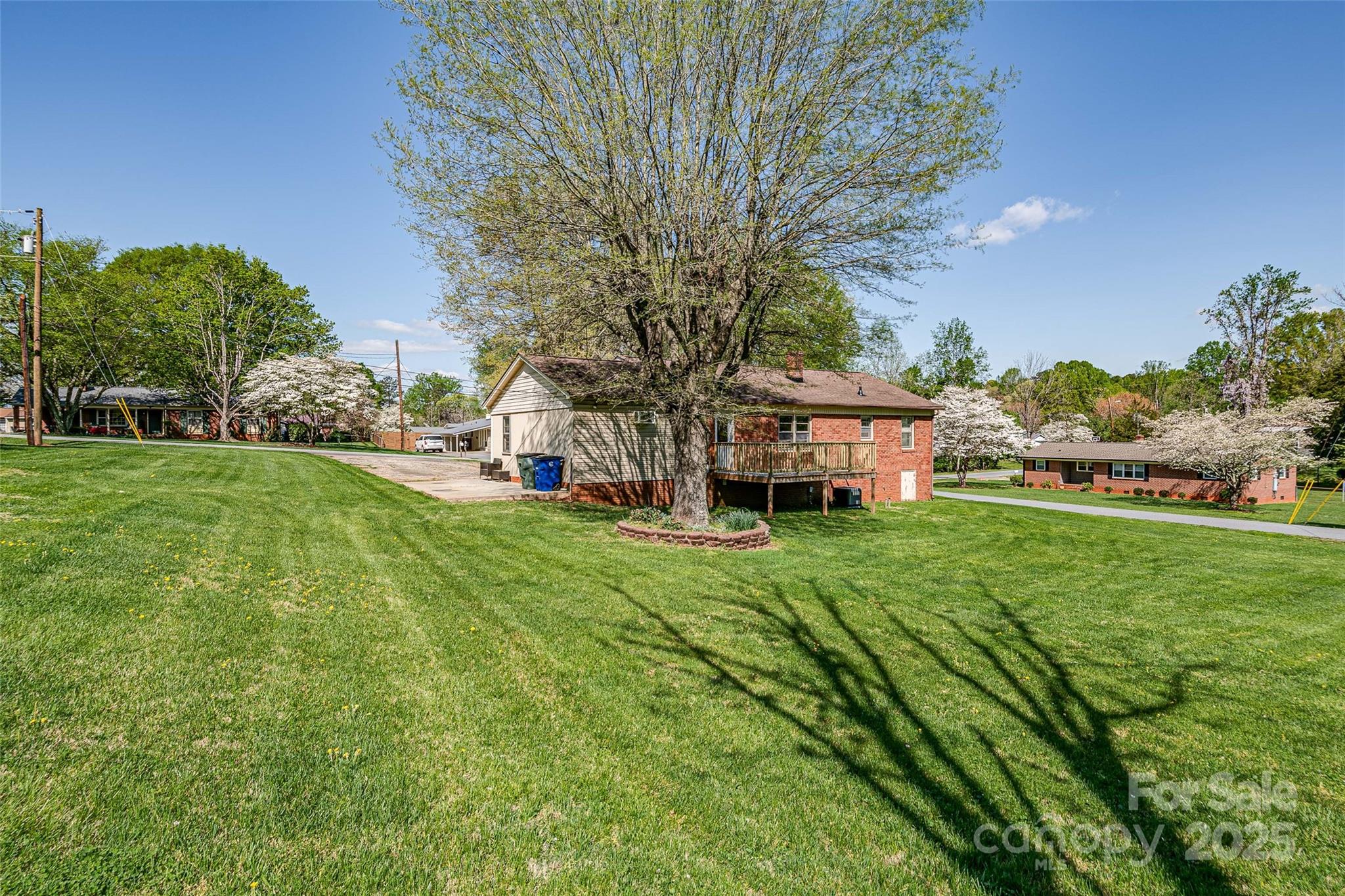 Conover, North Carolina 28613, United States, 3 Bedrooms Bedrooms, ,1 BathroomBathrooms,Residential,Under Contract,105890