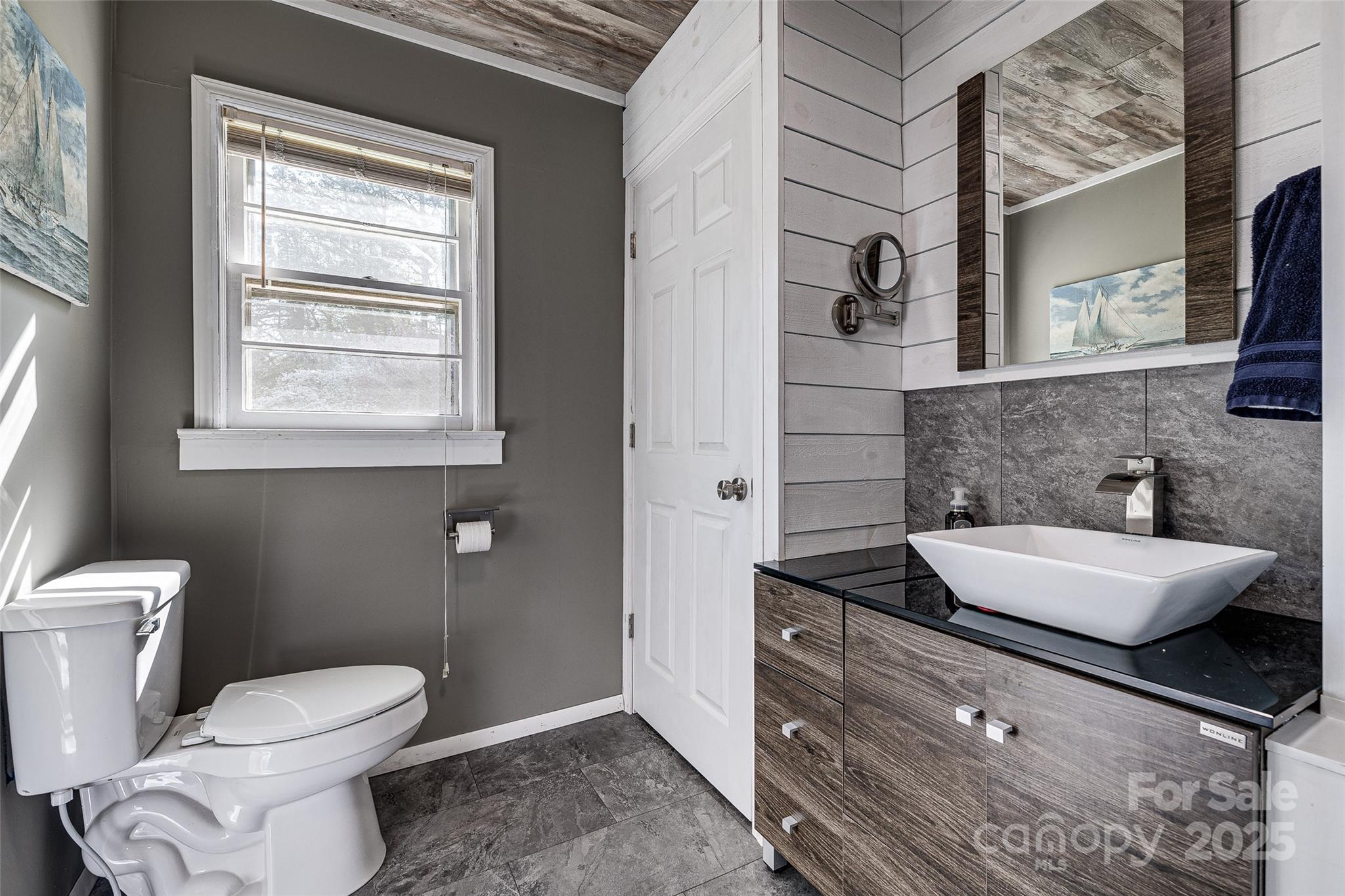 Conover, North Carolina 28613, United States, 3 Bedrooms Bedrooms, ,1 BathroomBathrooms,Residential,Under Contract,105890