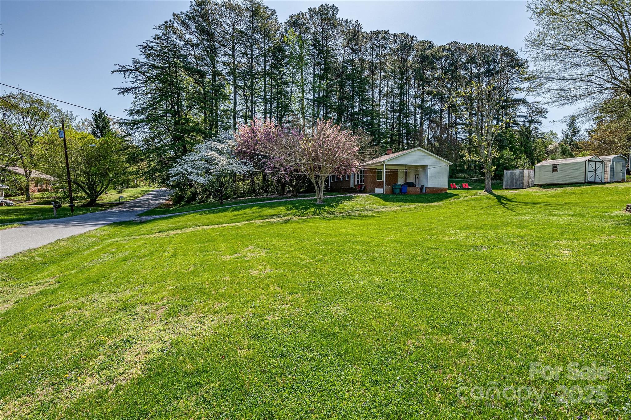 Conover, North Carolina 28613, United States, 3 Bedrooms Bedrooms, ,1 BathroomBathrooms,Residential,Under Contract,105890