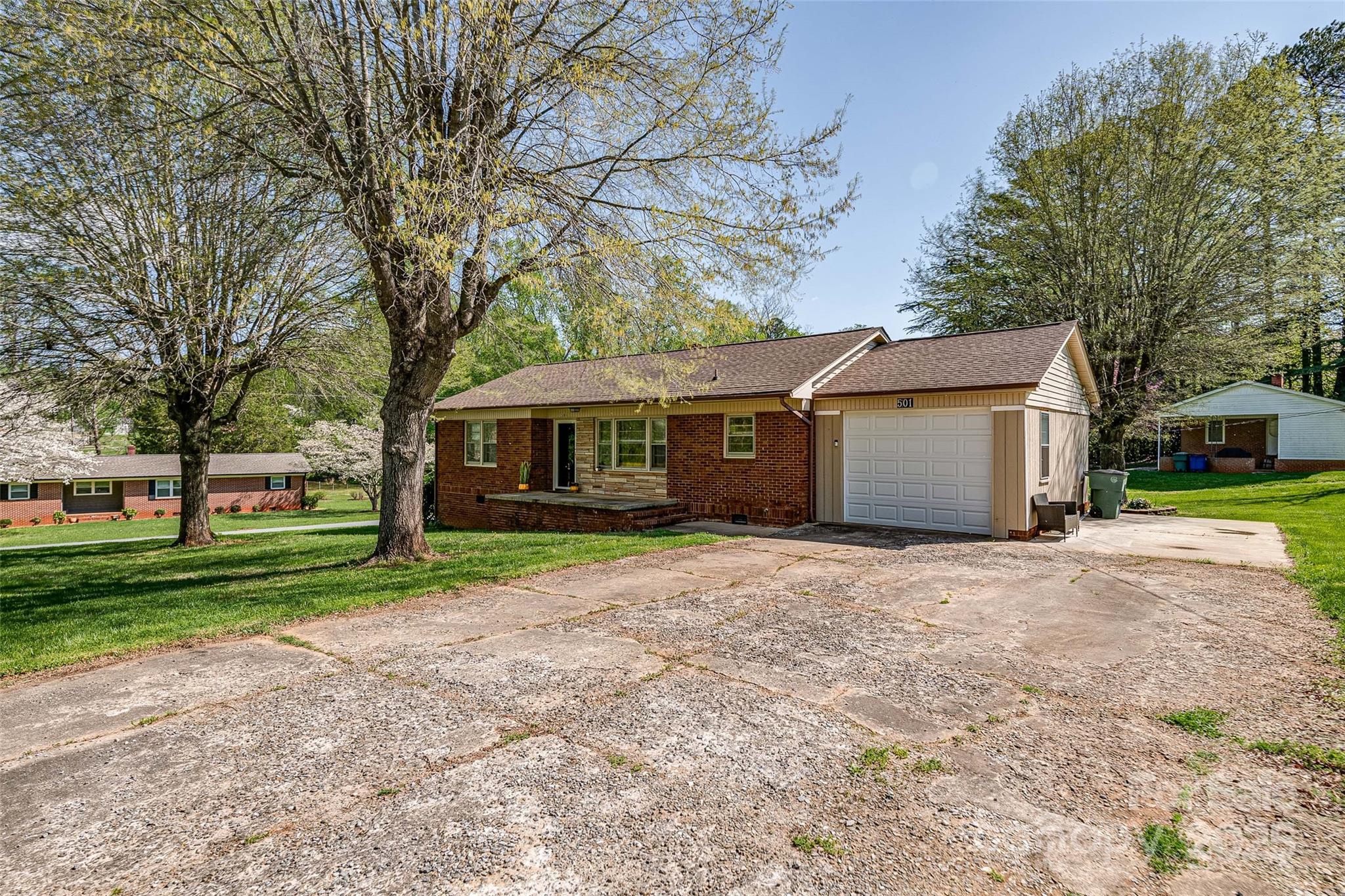 Conover, North Carolina 28613, United States, 3 Bedrooms Bedrooms, ,1 BathroomBathrooms,Residential,Under Contract,105890