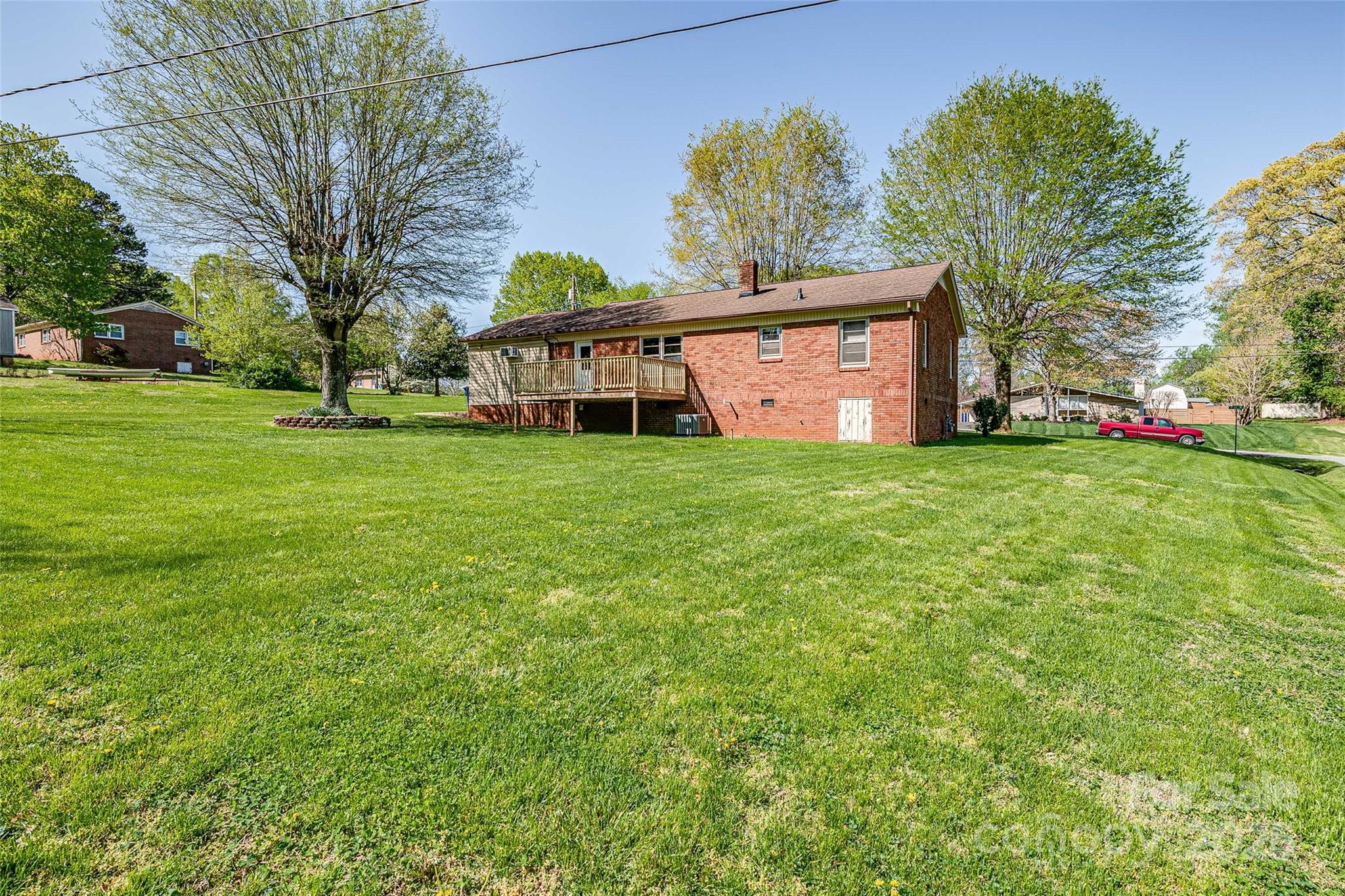 Conover, North Carolina 28613, United States, 3 Bedrooms Bedrooms, ,1 BathroomBathrooms,Residential,Under Contract,105890