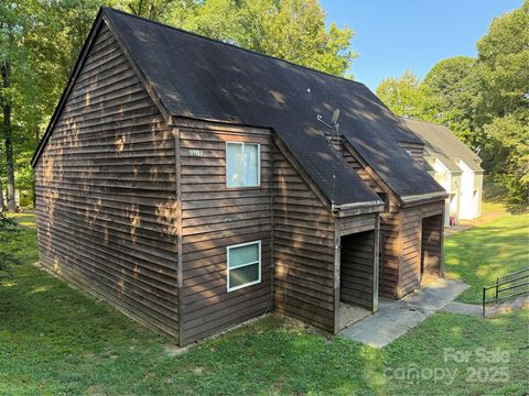 Photo of 9101 Troon Lane, Charlotte, NC 28214 (MLS # 4311438)