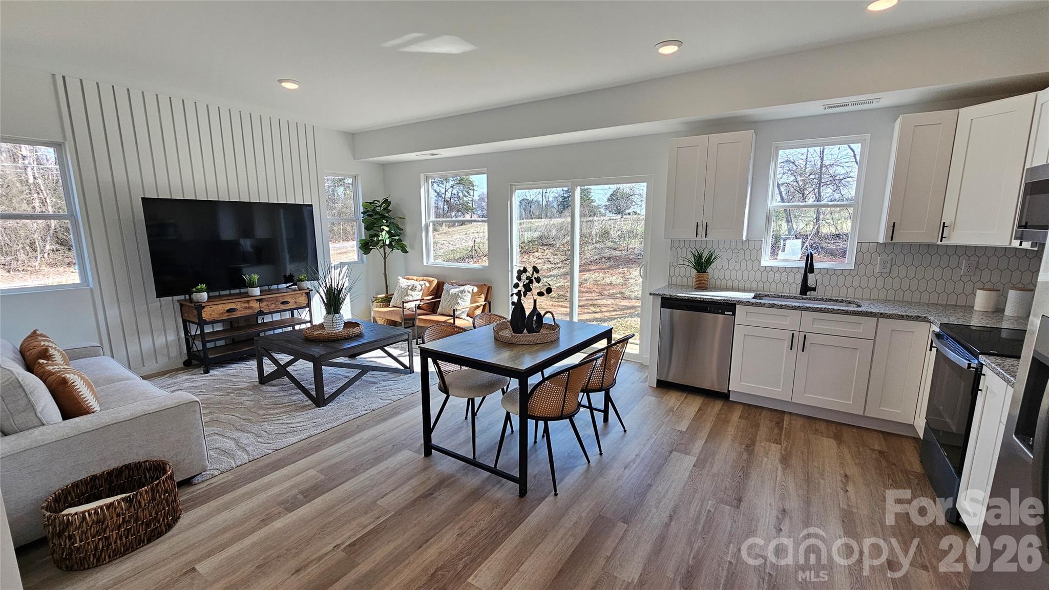 2930 21st street Lane NE