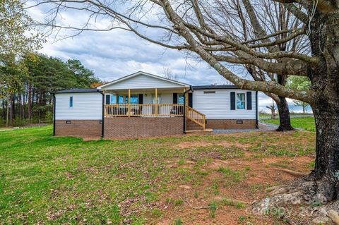 Single Family Residence in Vale NC 1678 Knoll Drive.jpg