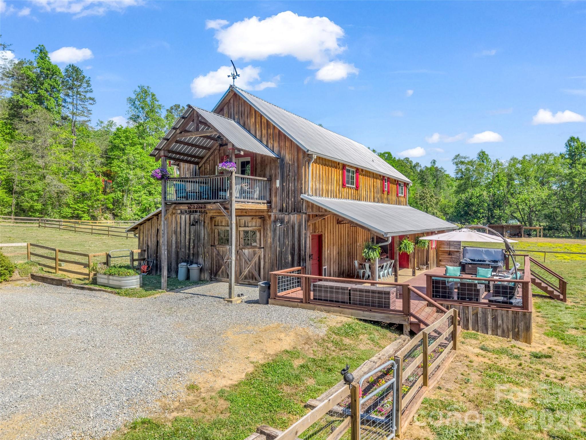400 Calhoun Trail