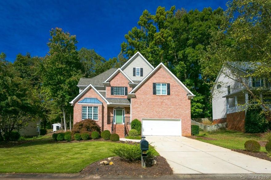 1 Bedroom and full bath on main, new roof October 2011, new upstairs furnace & AC Nov 2009, lower unit replaced Jan 2013, new water heater Sept 2012. Large kitchen, 2 story great room with catwalk view, gas fireplace, lots of natural light!  Located on Cul-de-sac street on Regent Park Golf Course!  Please see tour link for a full walking video of this great home measuring 2700+ square feet. Additional walk up storage in garage, large secondary bedrooms and in ground irrigation!