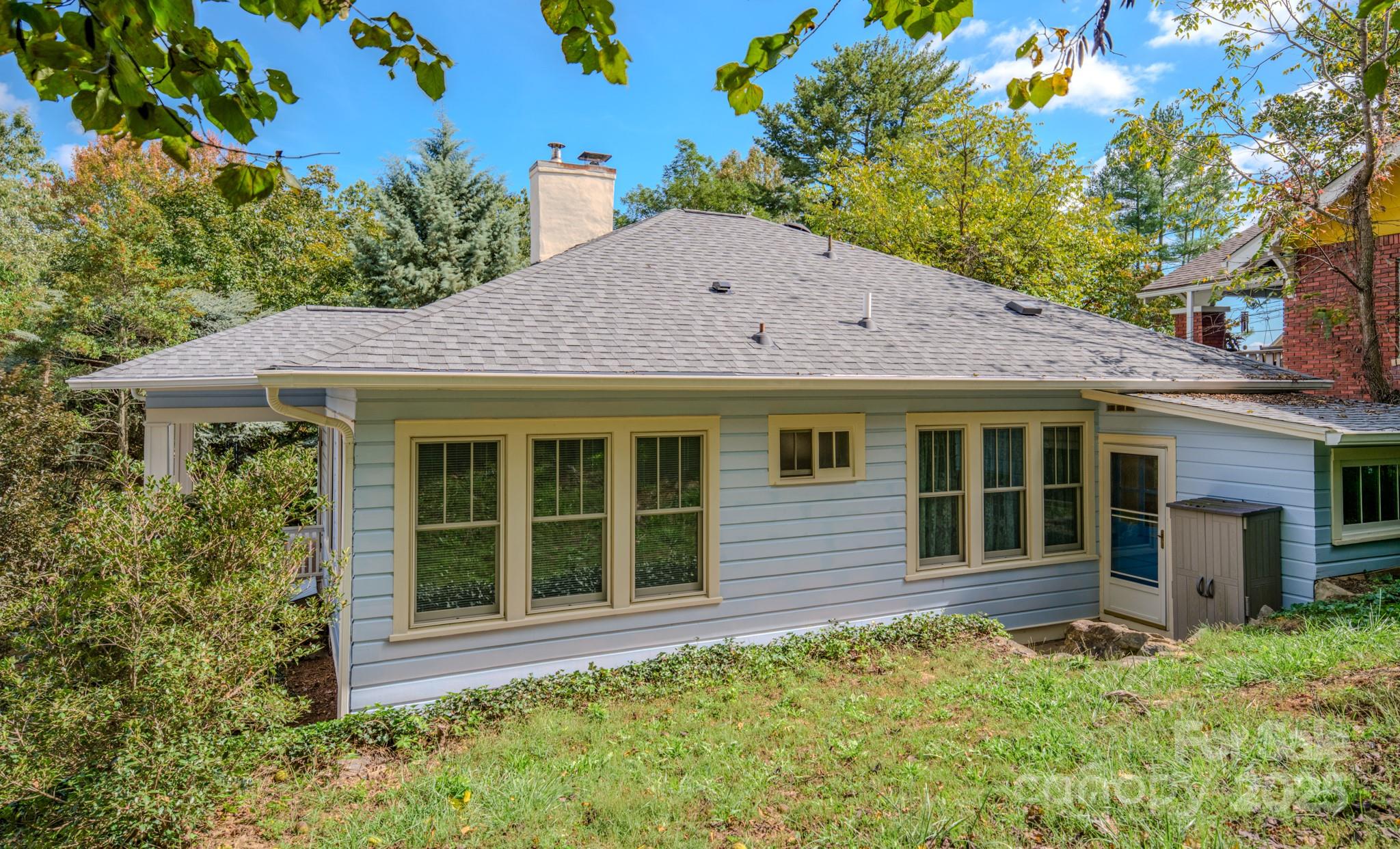 Larchmont Park - Residential