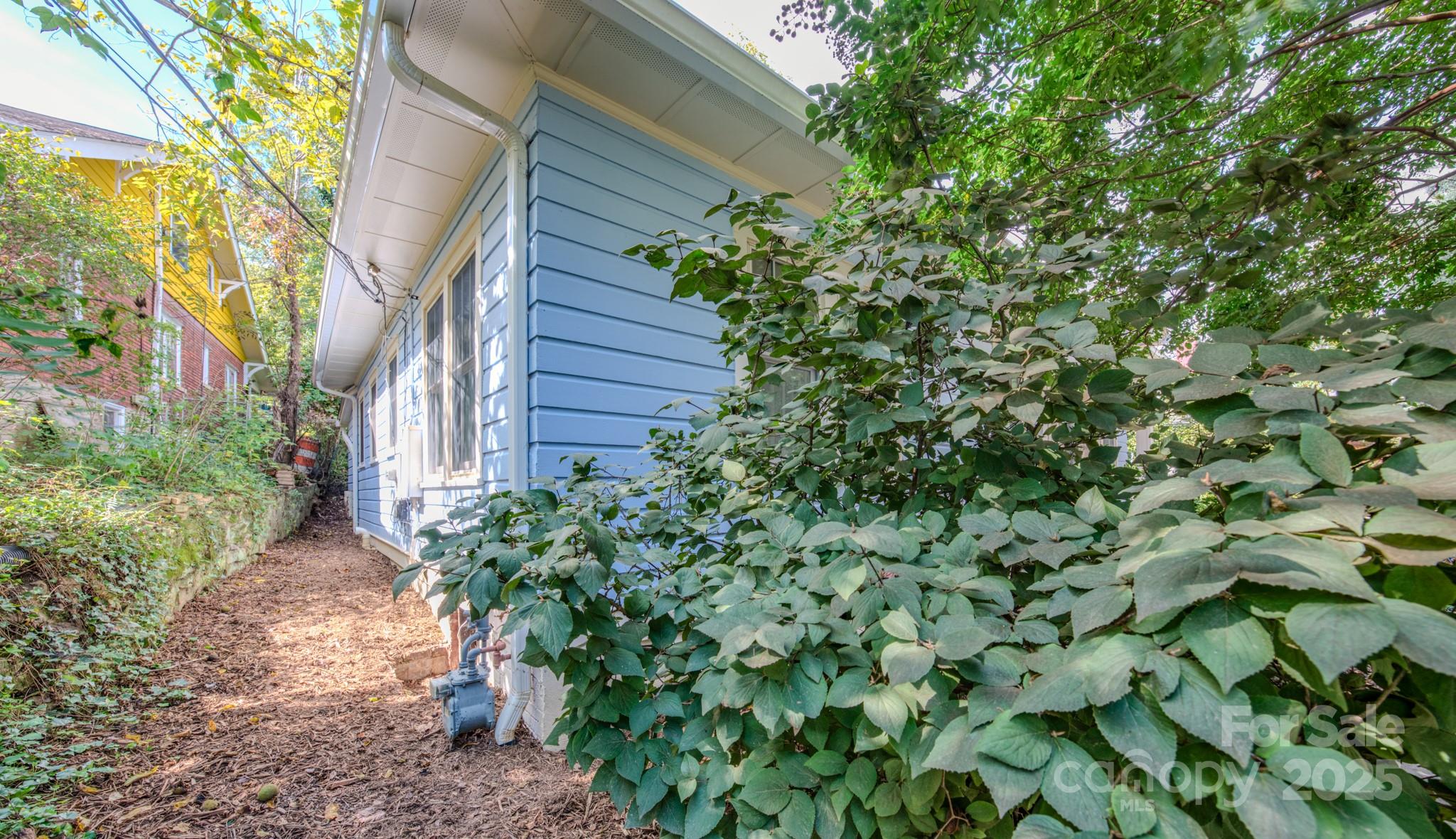 Larchmont Park - Residential