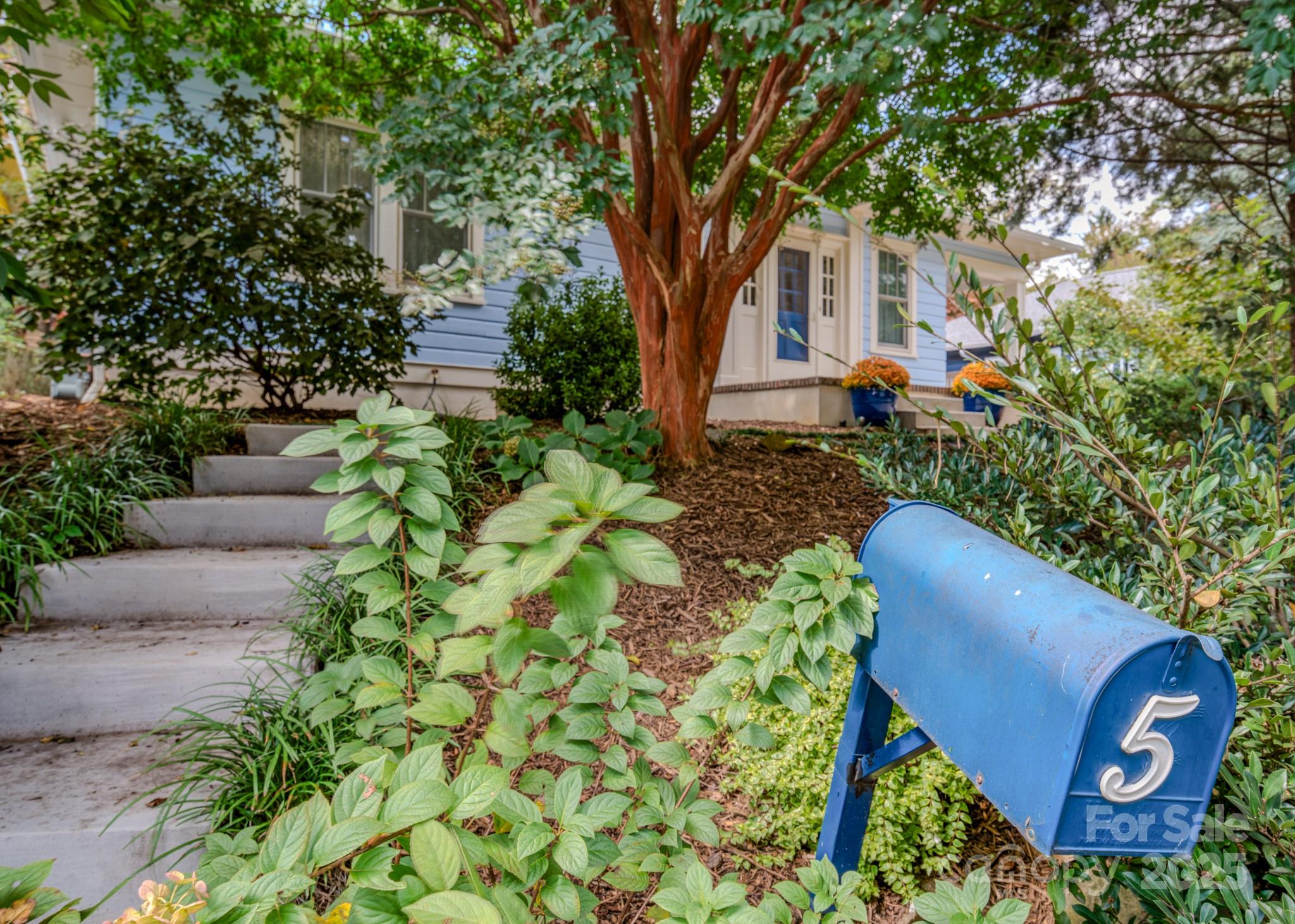 Larchmont Park - Residential