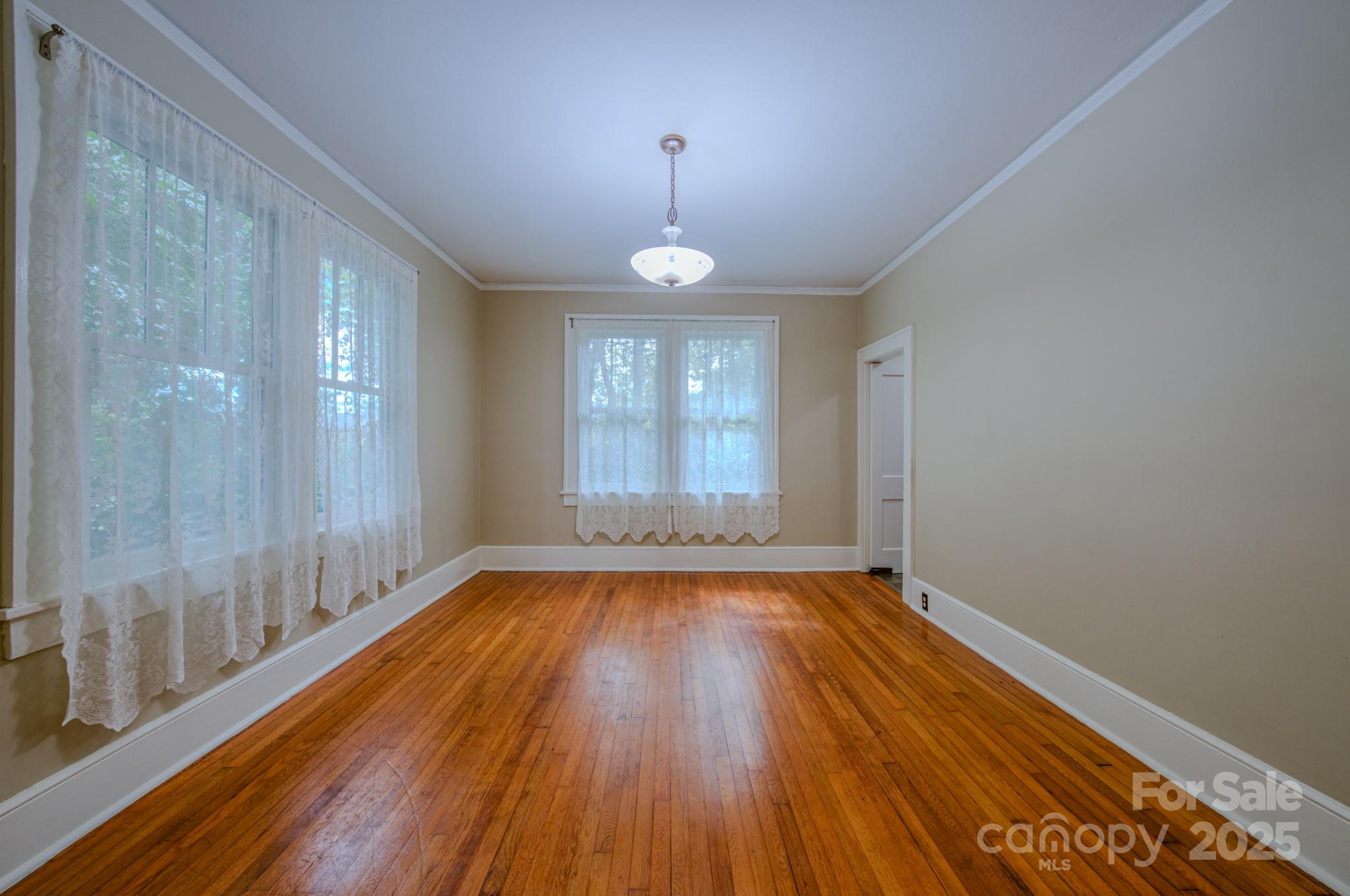 Larchmont Park - Residential