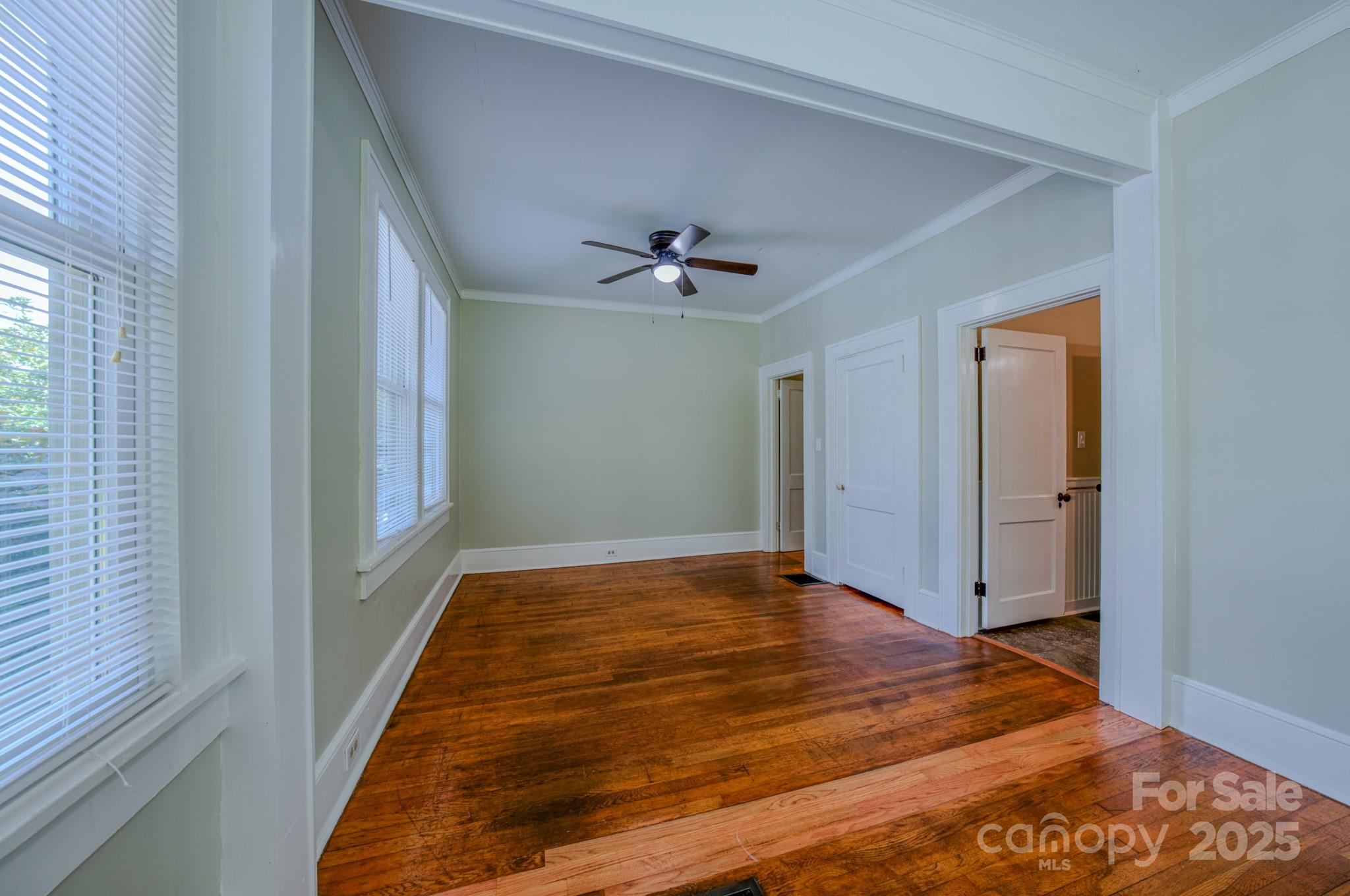 Larchmont Park - Residential