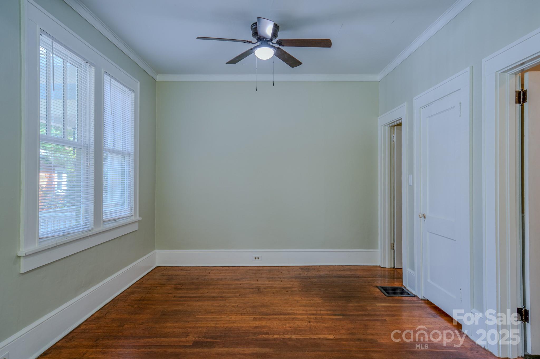 Larchmont Park - Residential