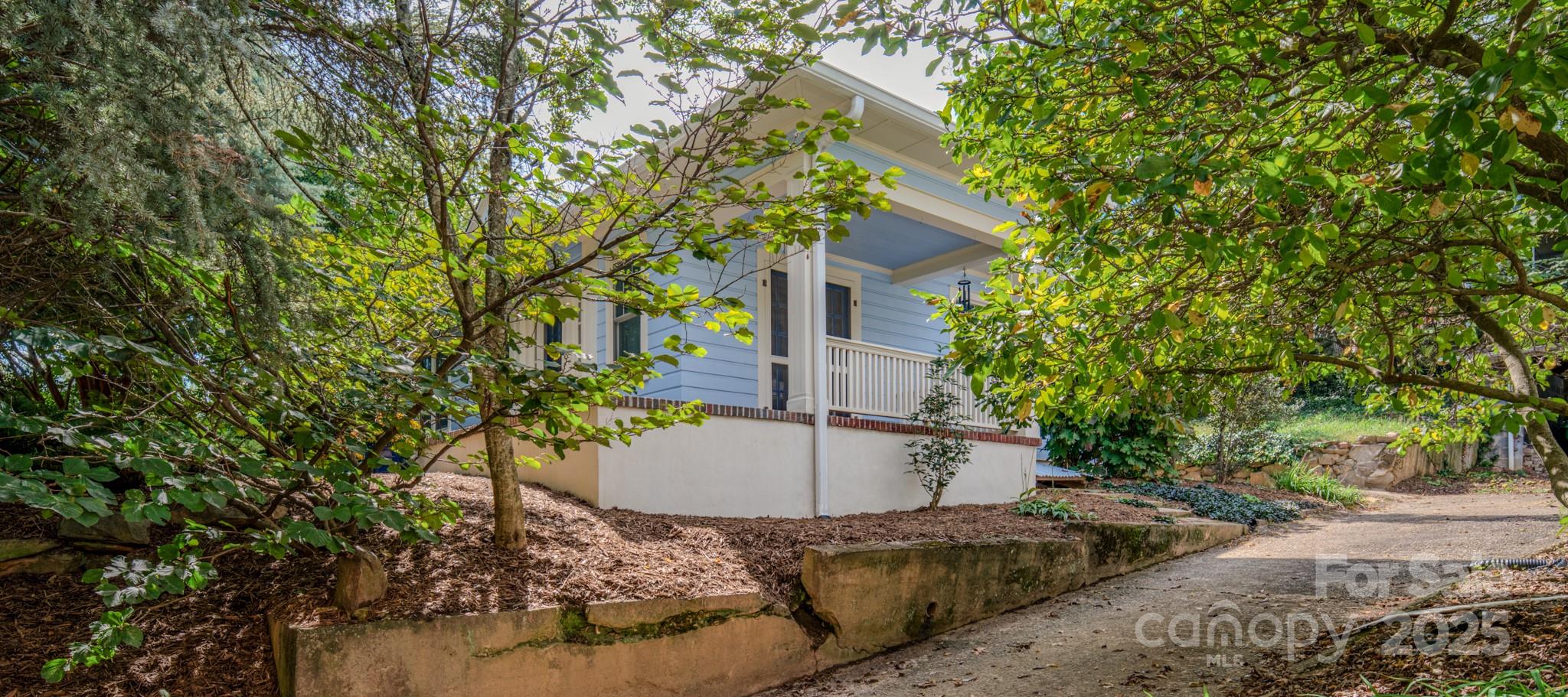 Larchmont Park - Residential