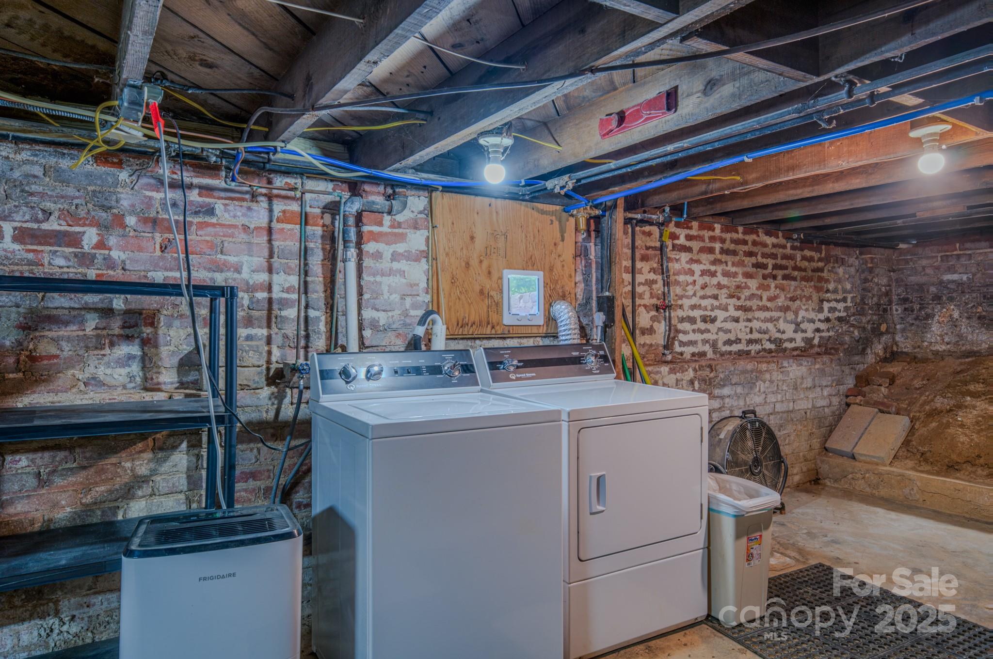 Larchmont Park - Residential