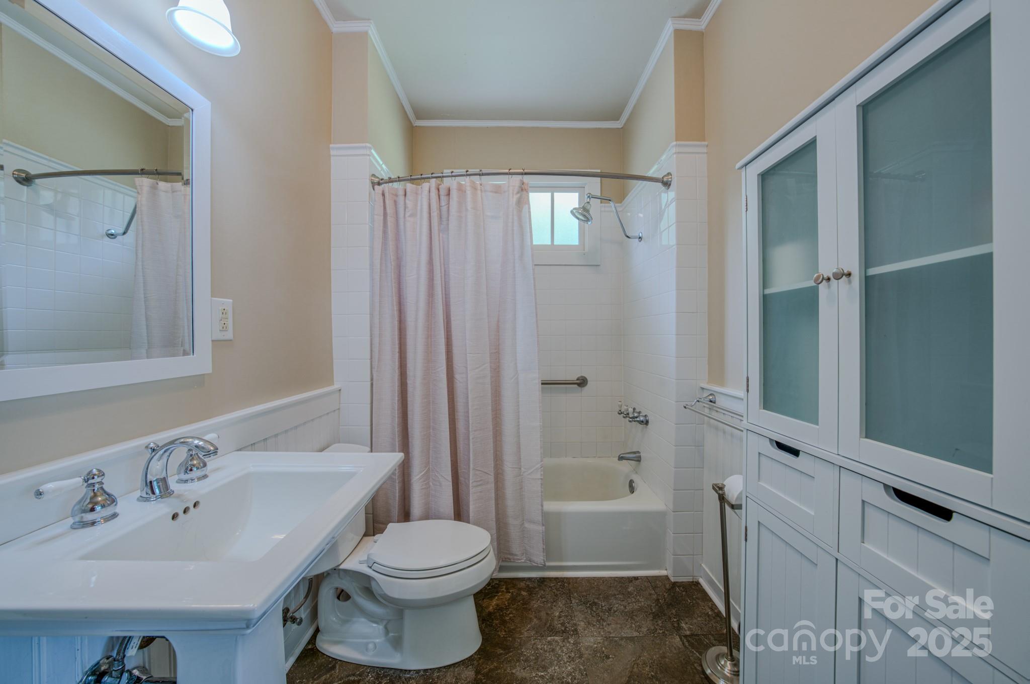 Larchmont Park - Residential