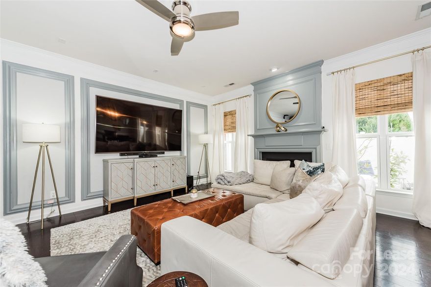 End unit townhome located in Ballantyne for rent. Brand new carpet, fresh paint, newly landscaped private back yard area. Lease term at least one year. Available now. NO PETS.