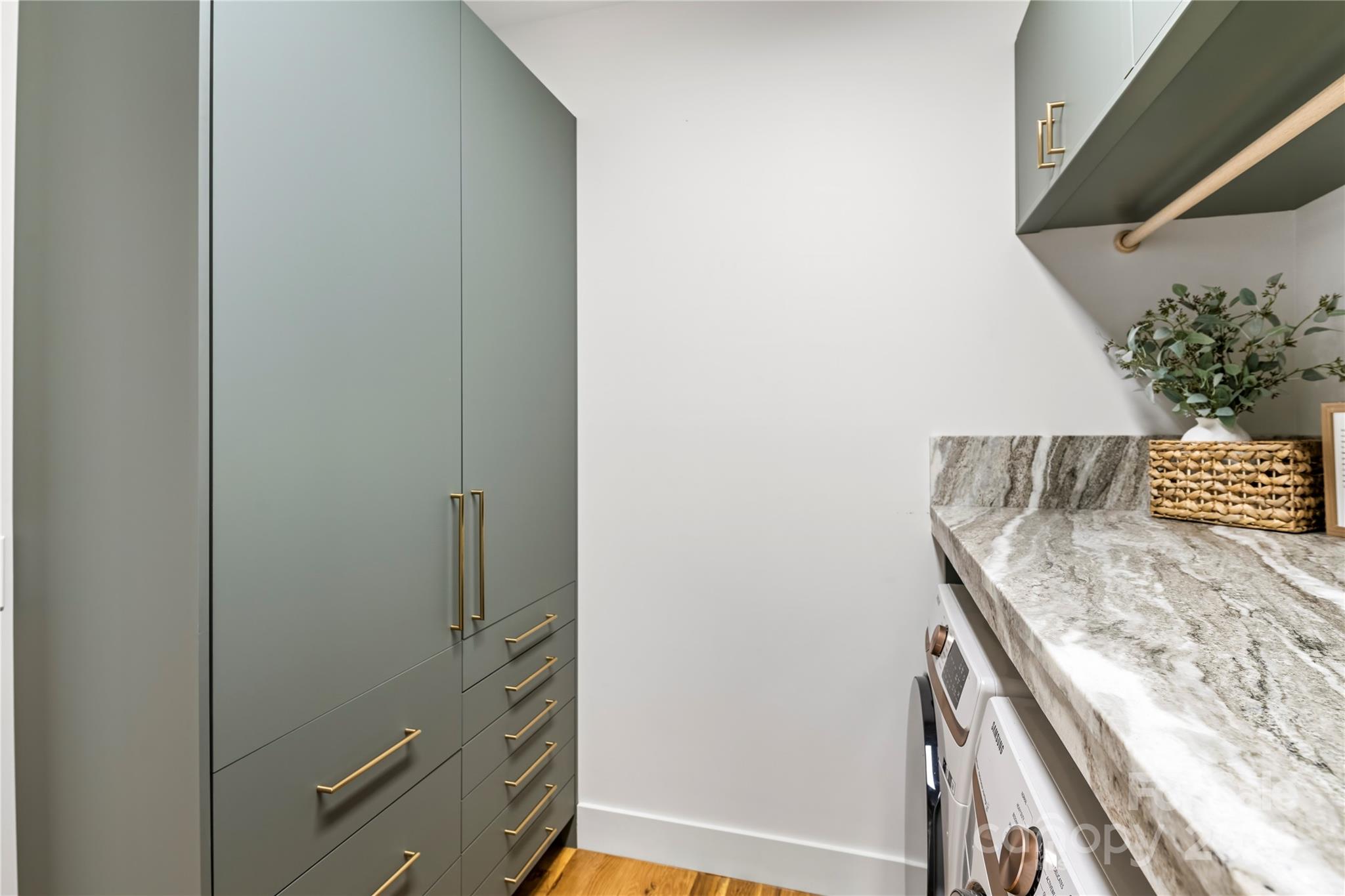 Pinedale - Residential