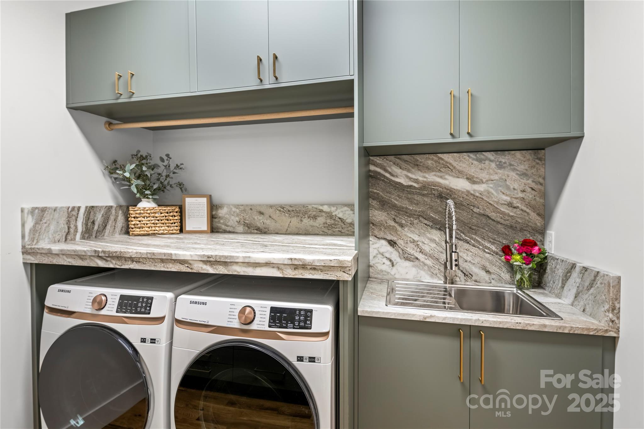 Pinedale - Residential