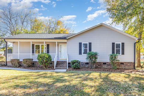 Photo of 709 Robin Avenue, Kannapolis, NC 28081 (MLS # 4315388)
