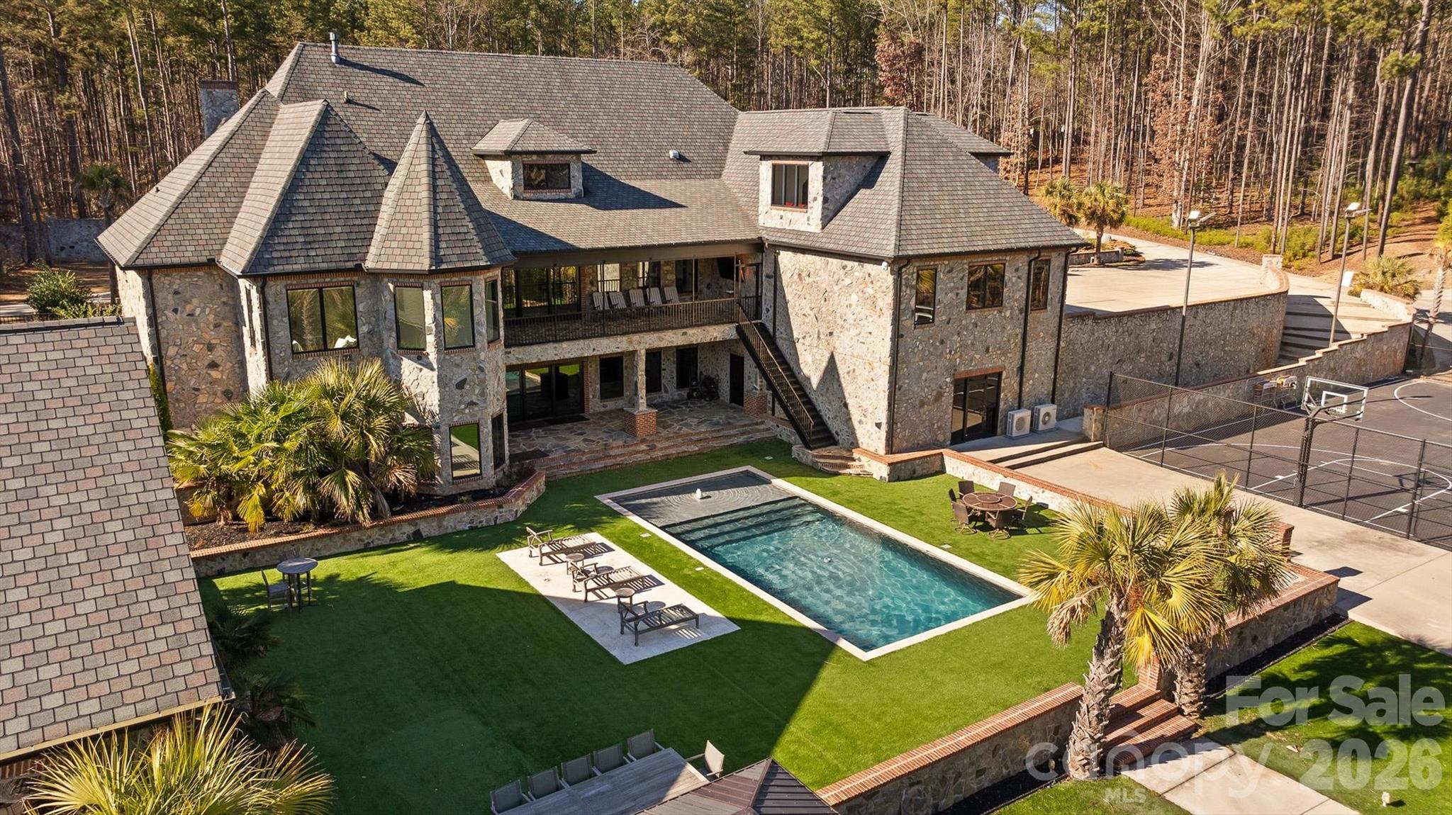 Twin Coves - Residential
