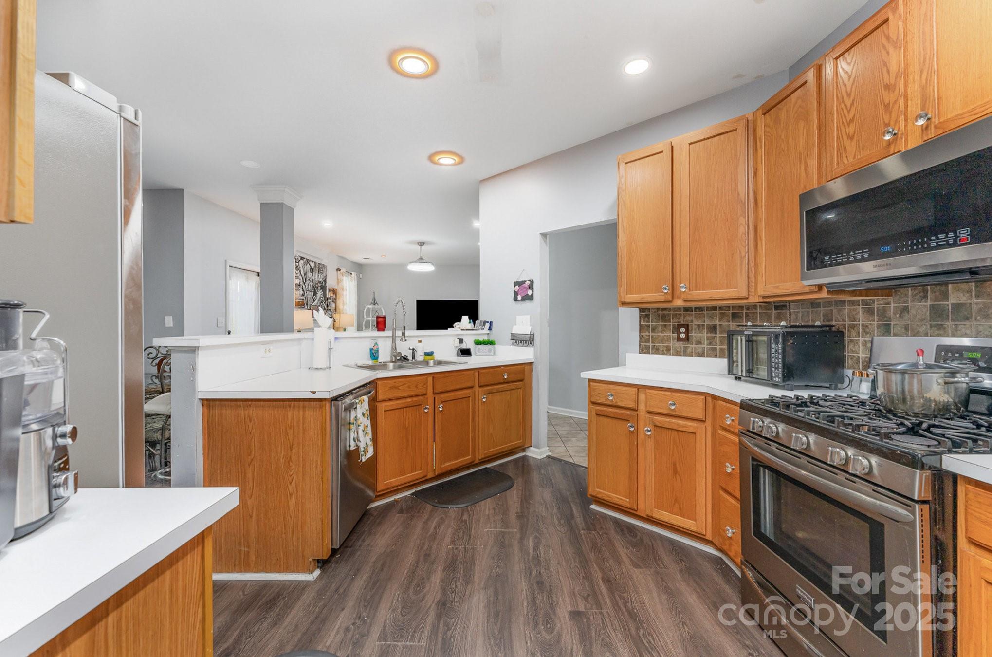 11424 Glenstone Court