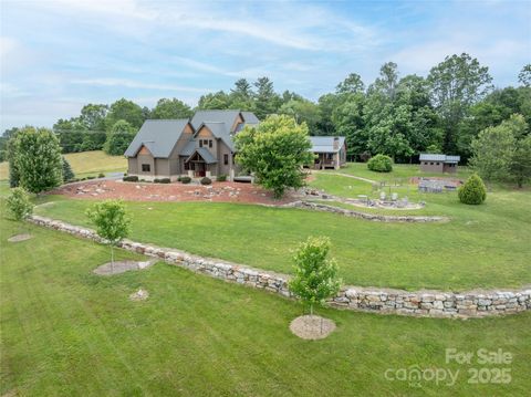 4862 Pinnacle Mountain Road Zirconia NC 28790