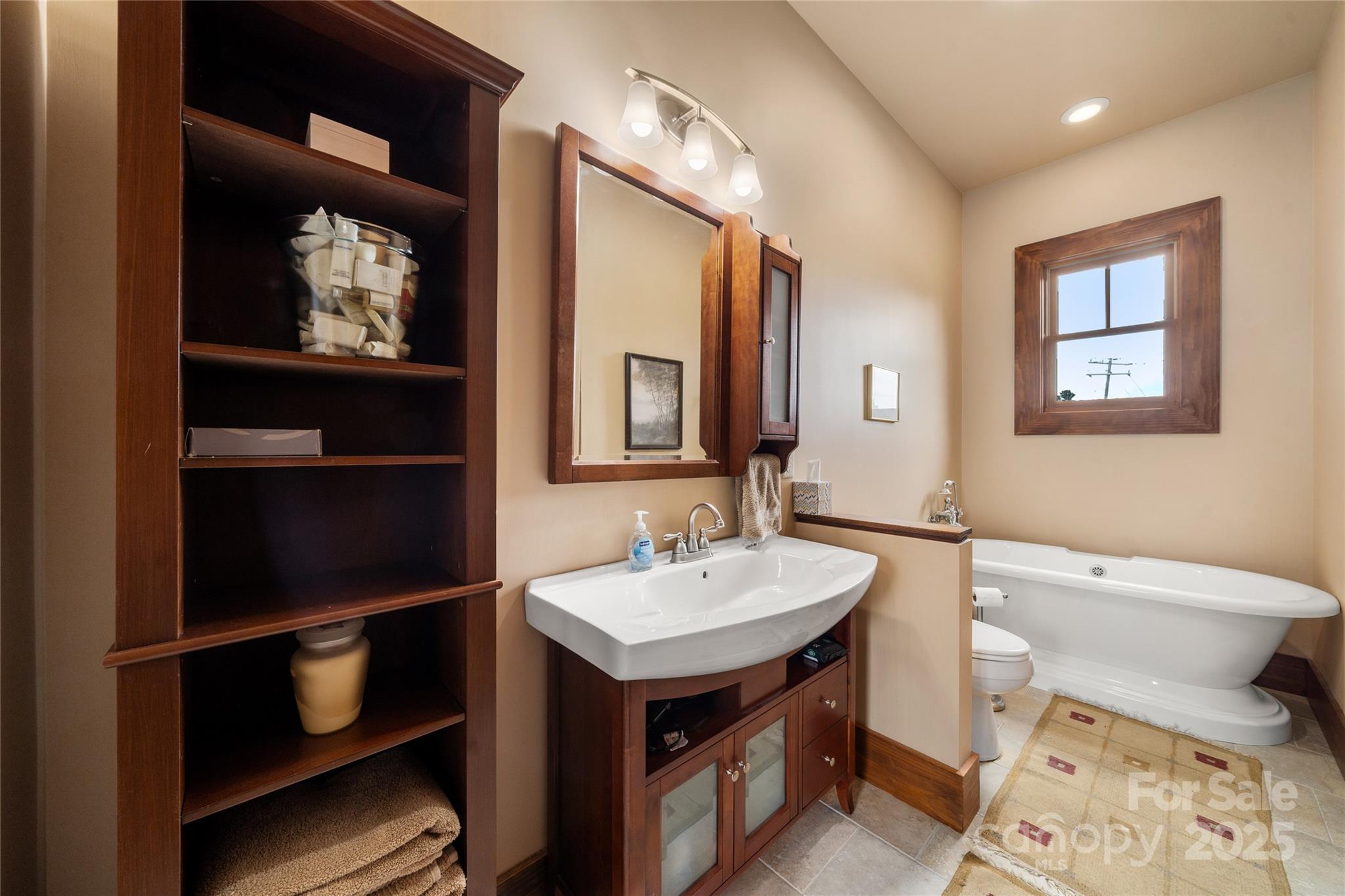 Pinnacle Falls - Residential