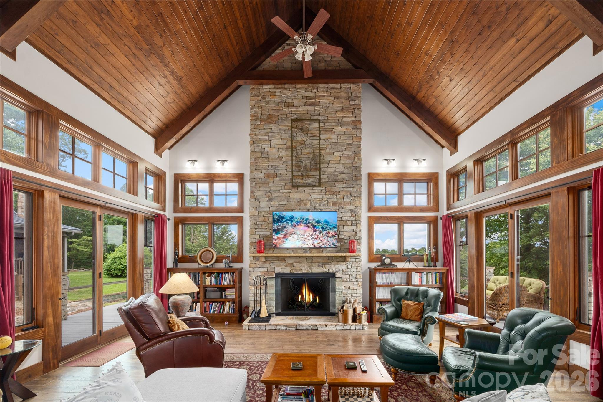 4862 Pinnacle Mountain Road