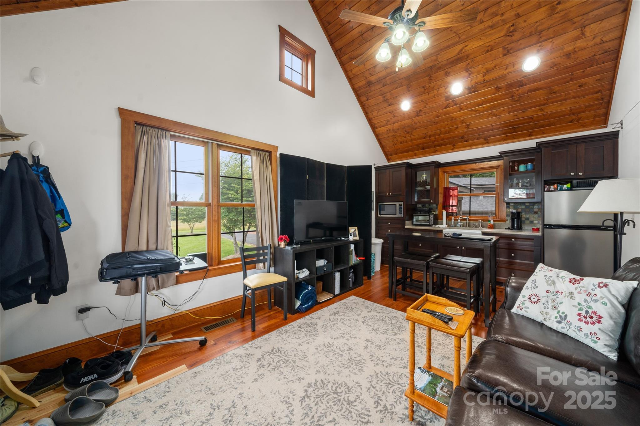 Pinnacle Falls - Residential