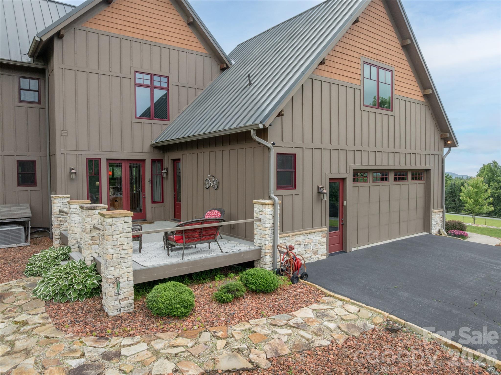 Pinnacle Falls - Residential